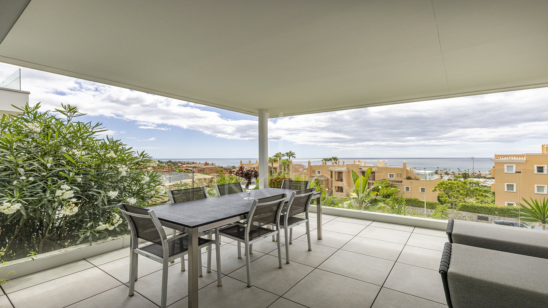 Stylish 3-Bed Corner Ground Floor Apartment with Spectacular Sea Views in Doña Julia