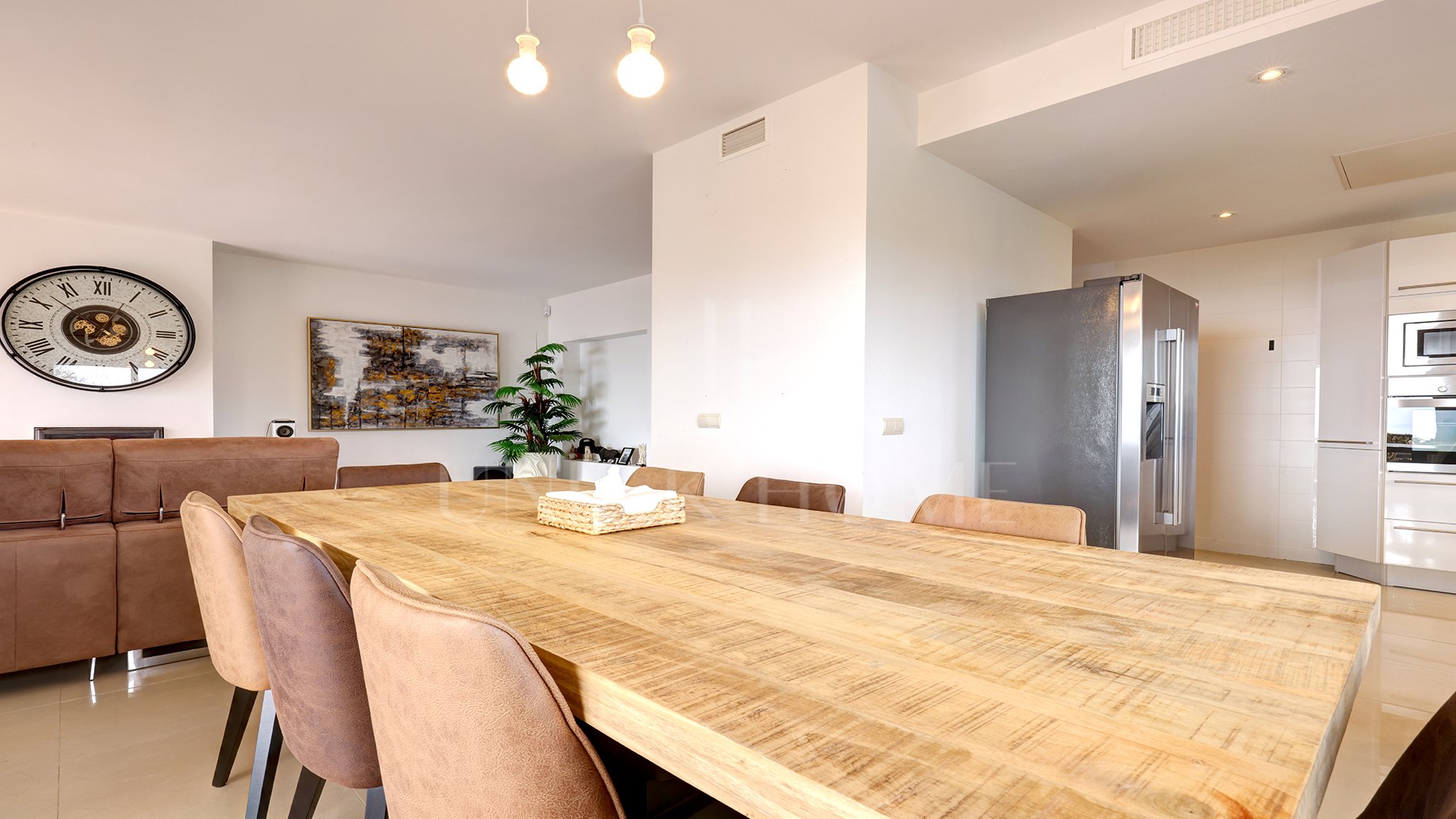 Elegante Villa de 4 Dormitorios con Vistas Panorámicas al Mar en La Paloma, Manilva