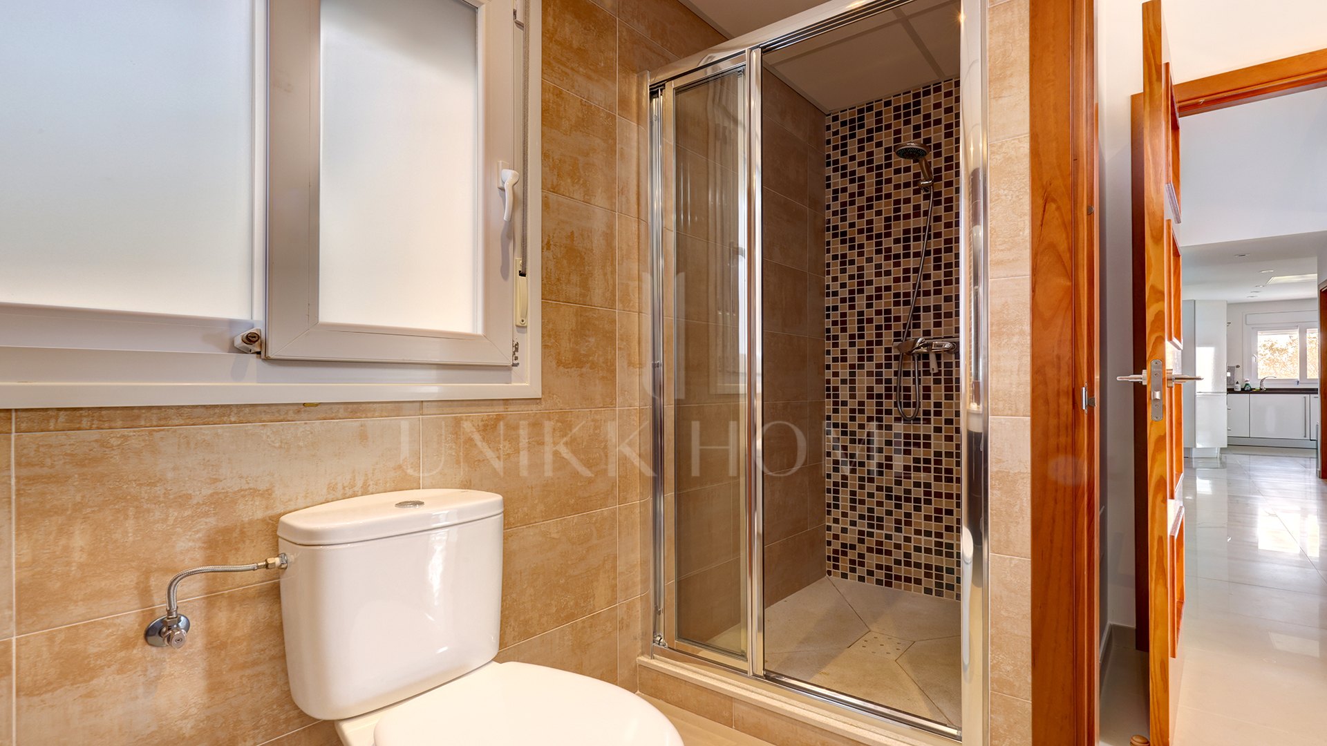 Elegante Villa de 4 Dormitorios con Vistas Panorámicas al Mar en La Paloma, Manilva