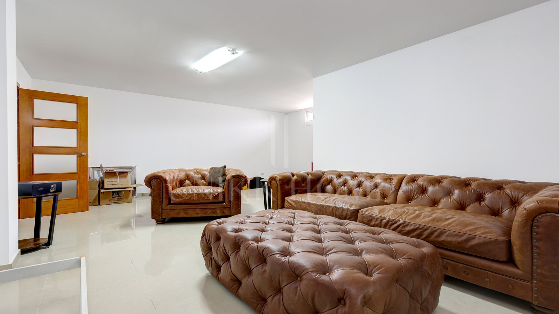 Elegante Villa de 4 Dormitorios con Vistas Panorámicas al Mar en La Paloma, Manilva