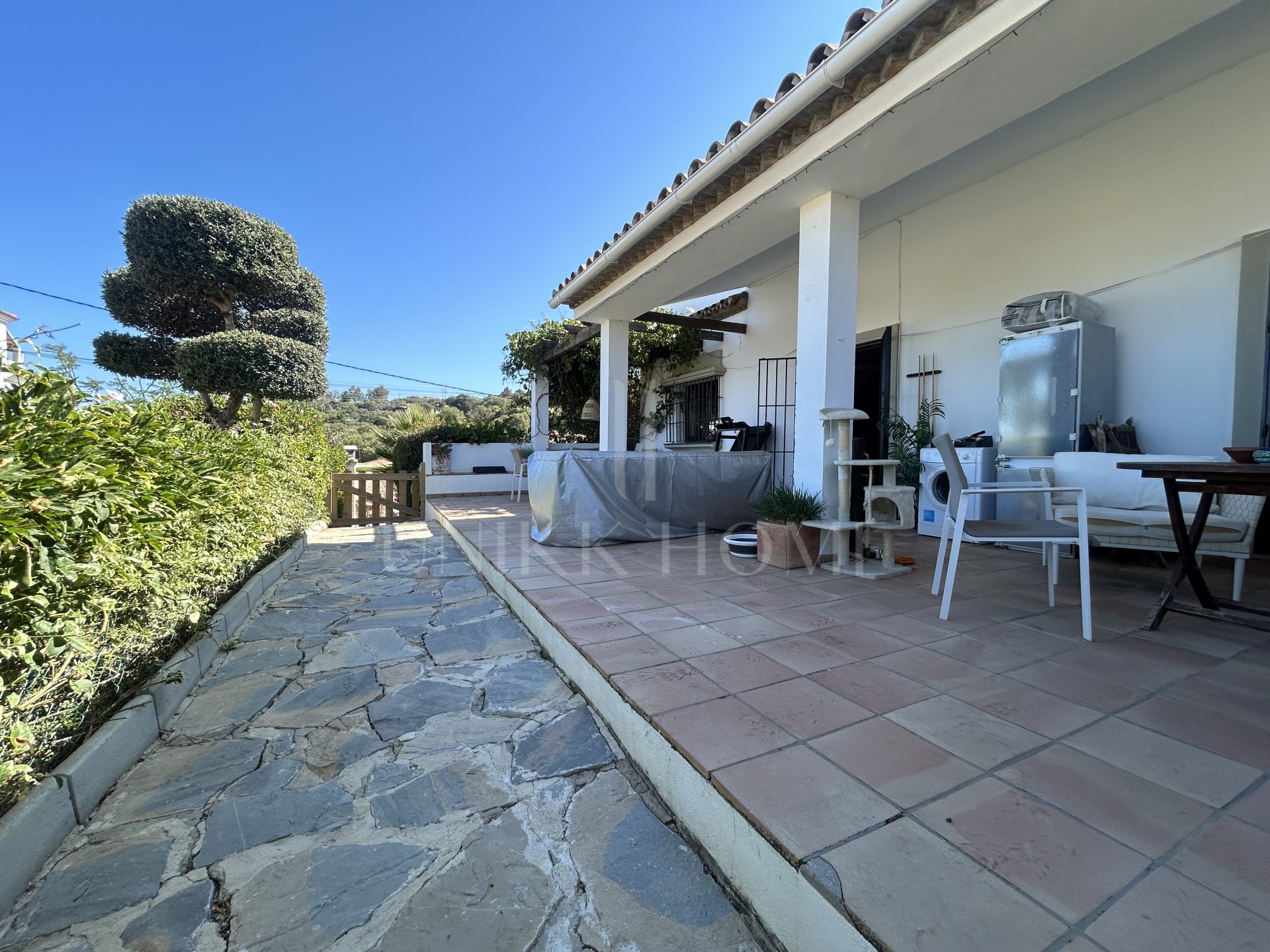 Spectacular Villa for Sale in Guadalobón, Valle Romano, Estepona, Close to the Marina