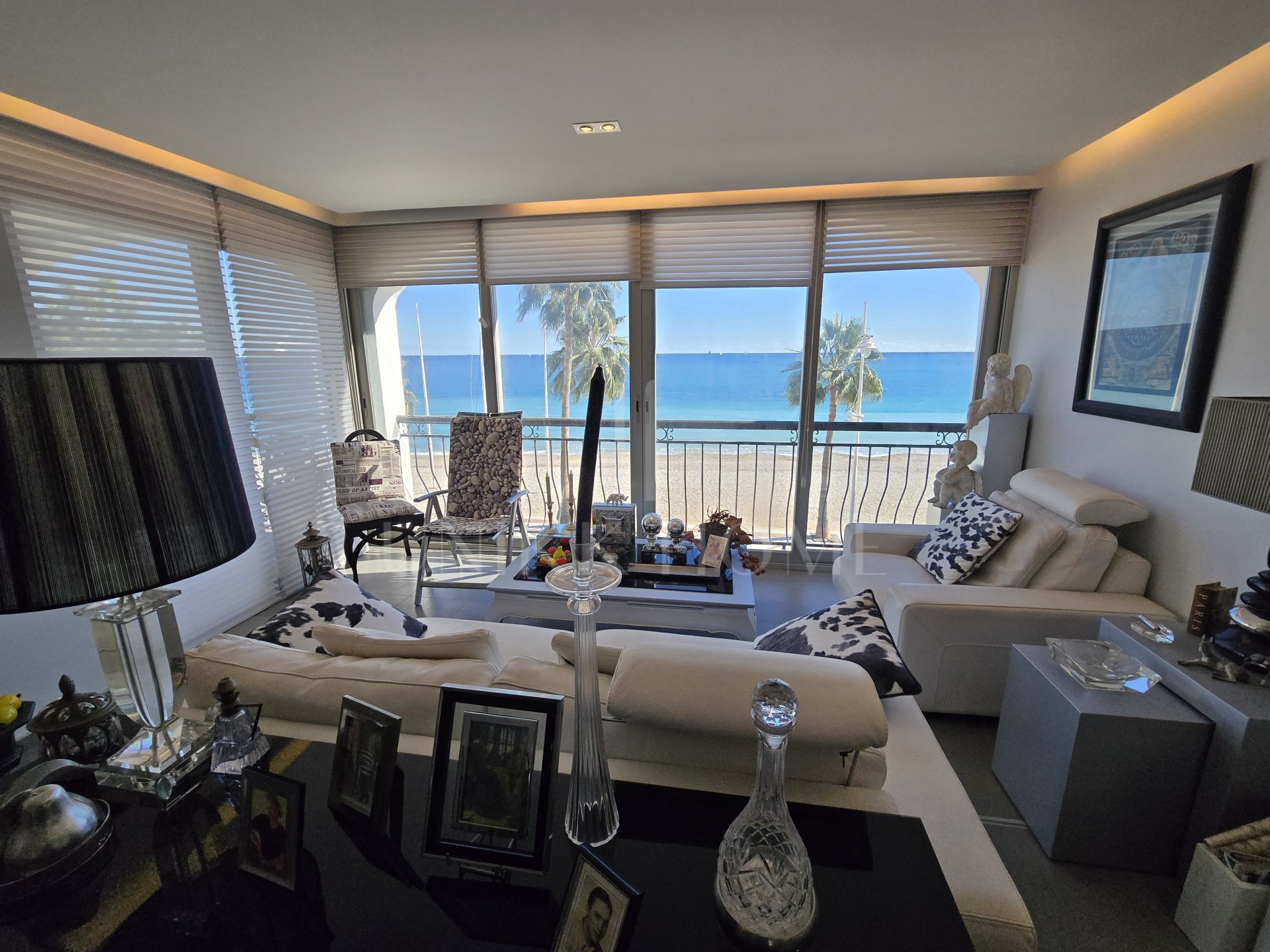 Exclusive beachfront apartment