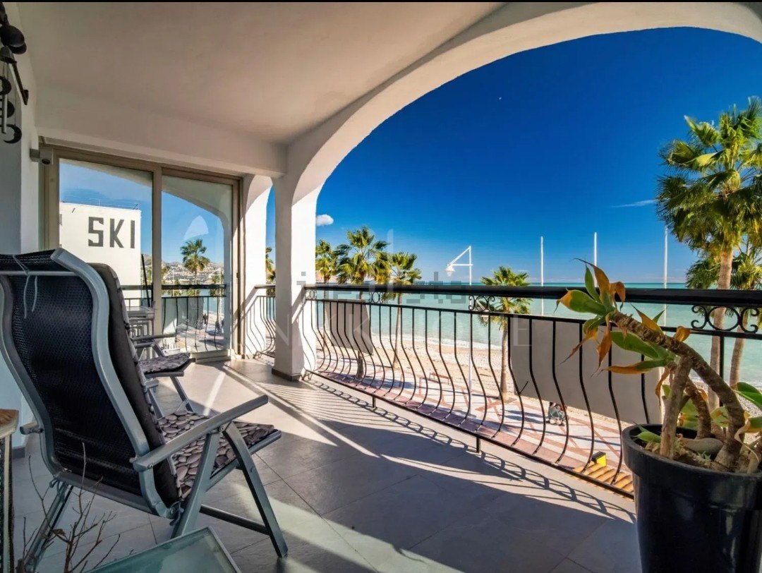 Exclusive beachfront apartment