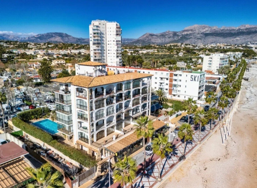 Exclusive beachfront apartment