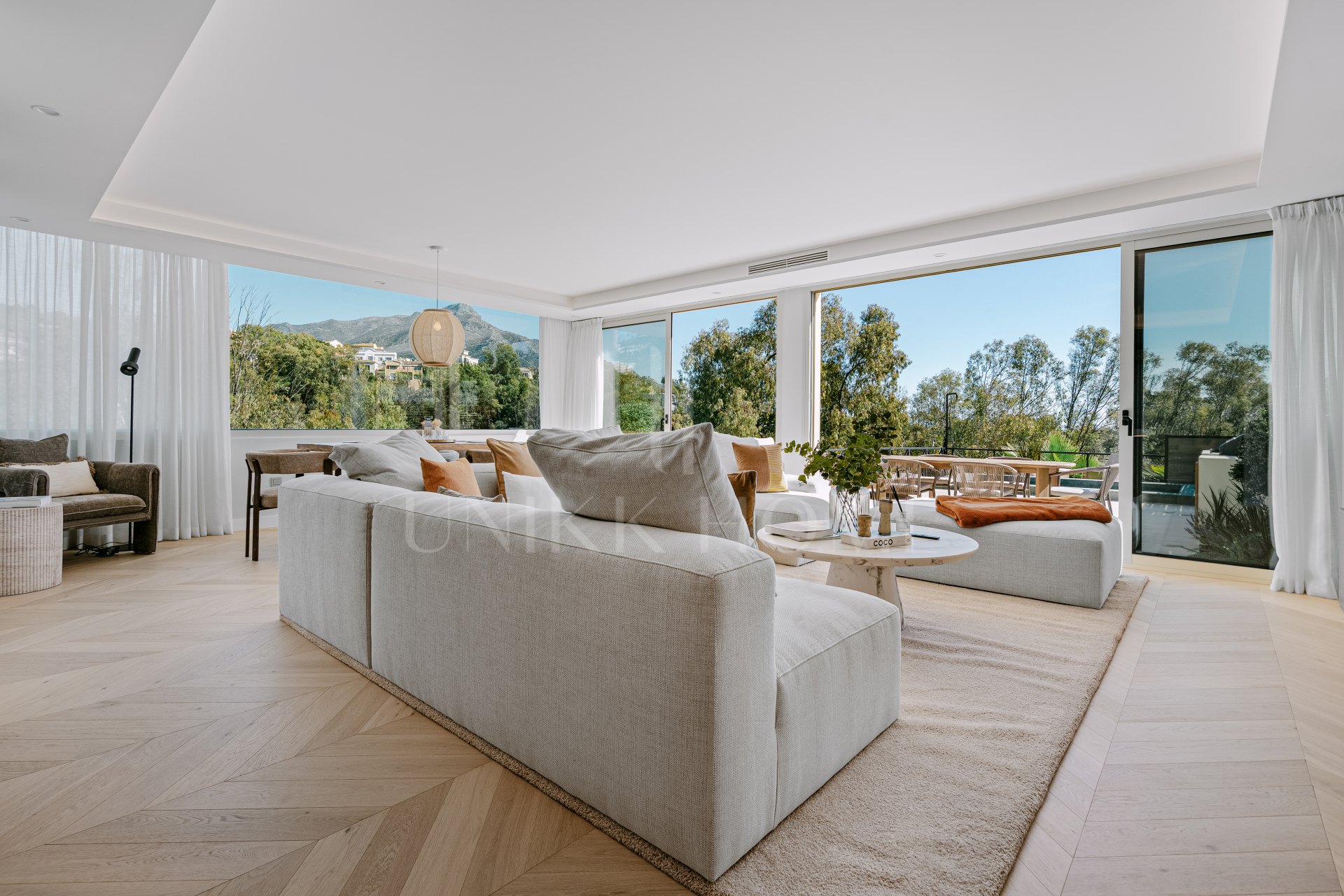 Apartment Vista Lago — Marbella Living with Panoramic Views