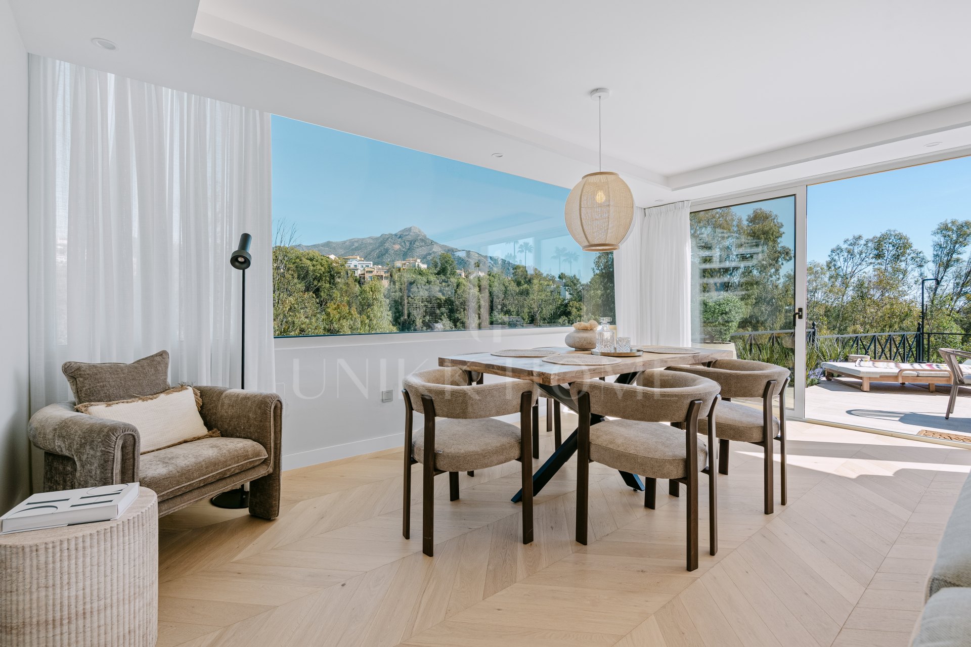 Apartment Vista Lago — Marbella Living with Panoramic Views