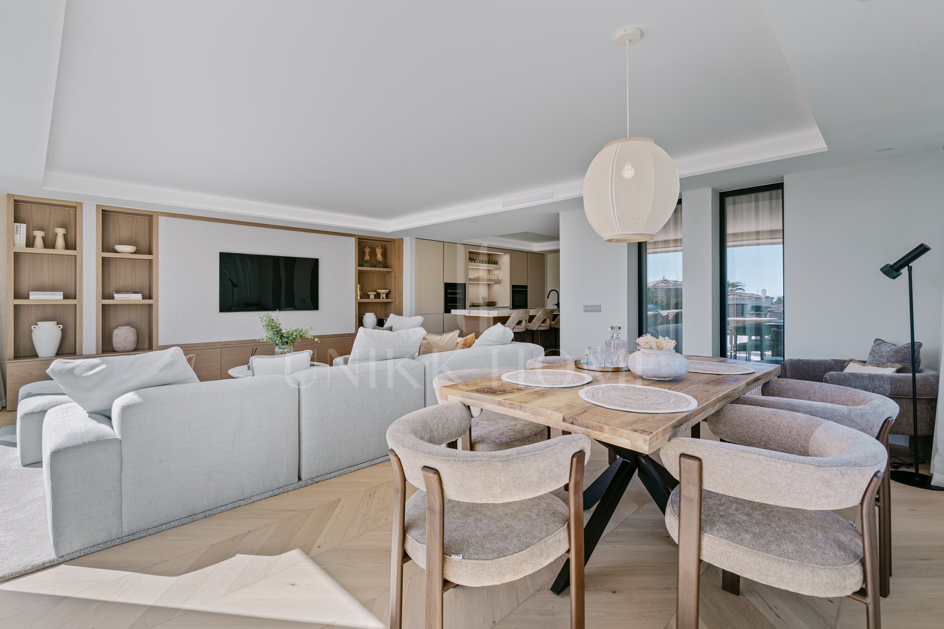 Apartment Vista Lago — Marbella Living with Panoramic Views