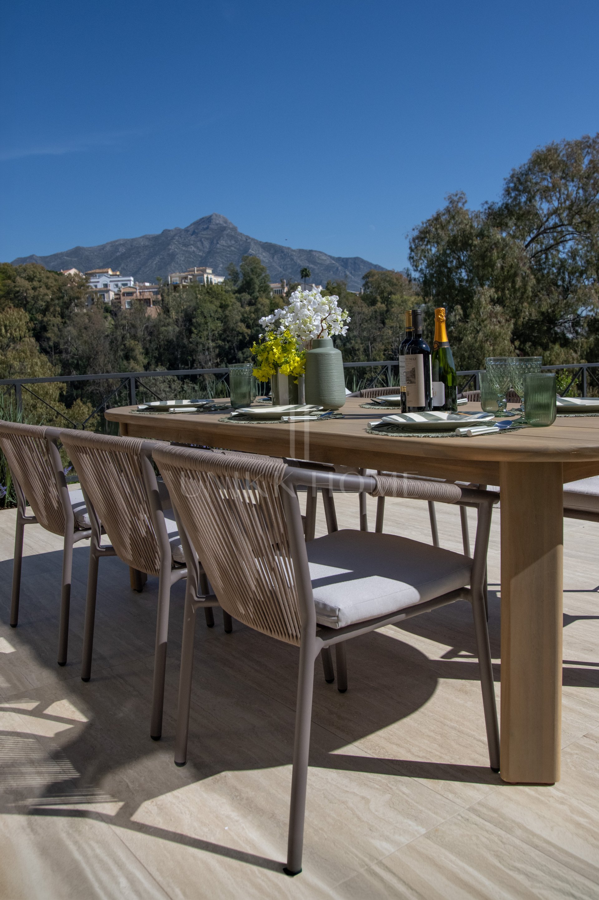 Apartment Vista Lago — Marbella Living with Panoramic Views