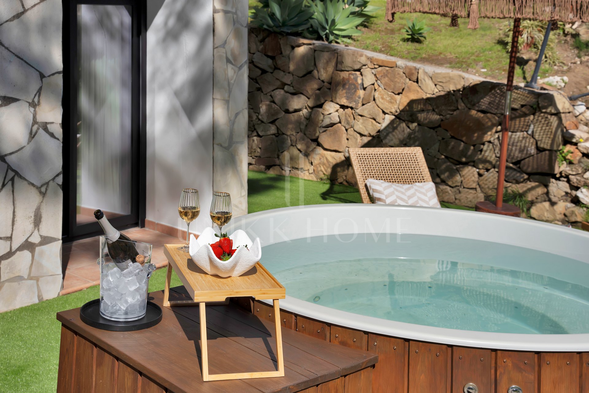 VILLA WITH VALID AND TRANSFERABLE TOURIST LICENCE!