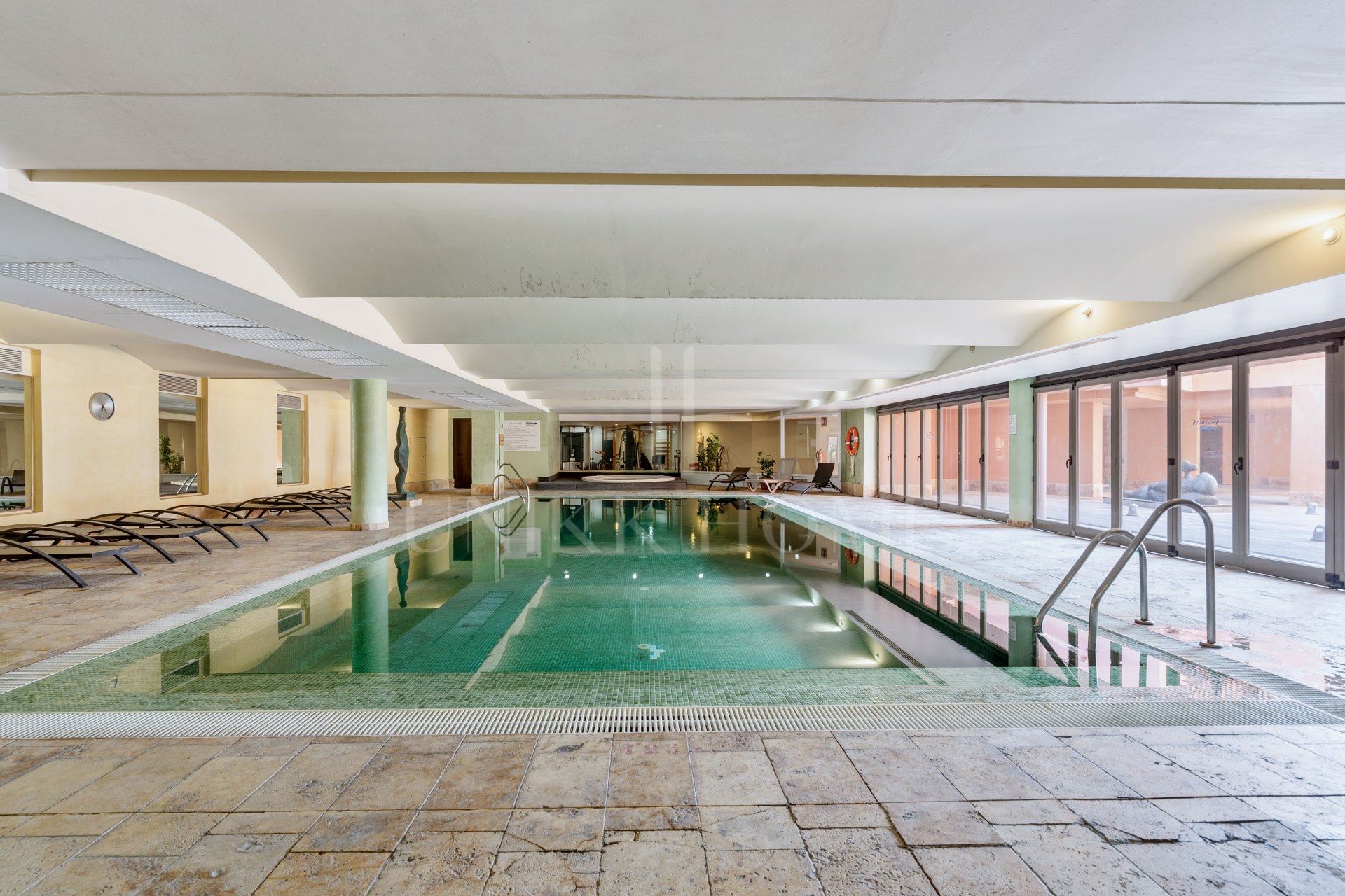 Sea View Luxury Penthouse - Newly Renovated on the Beach Side New Golden Mile