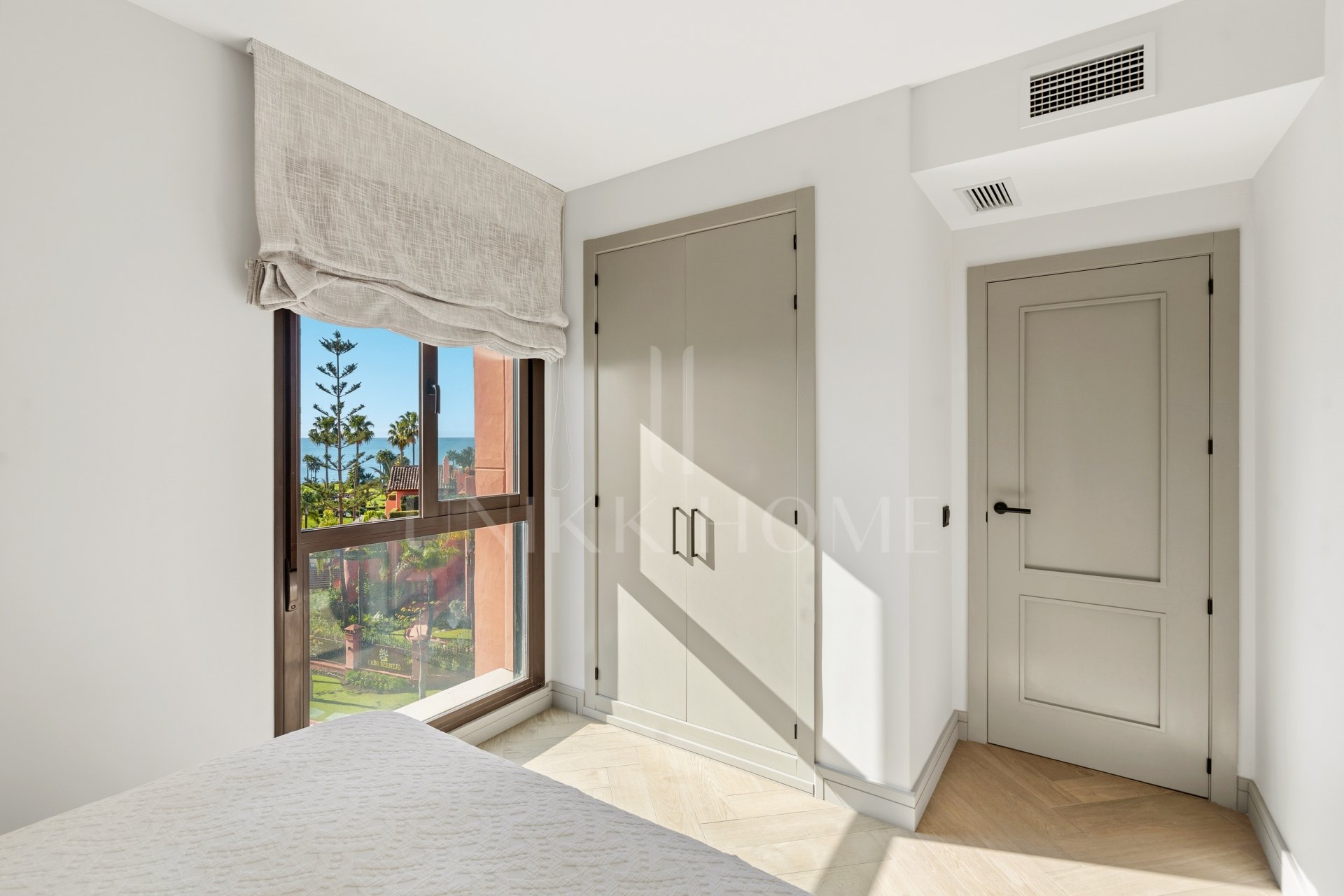 Sea View Luxury Penthouse - Newly Renovated on the Beach Side New Golden Mile