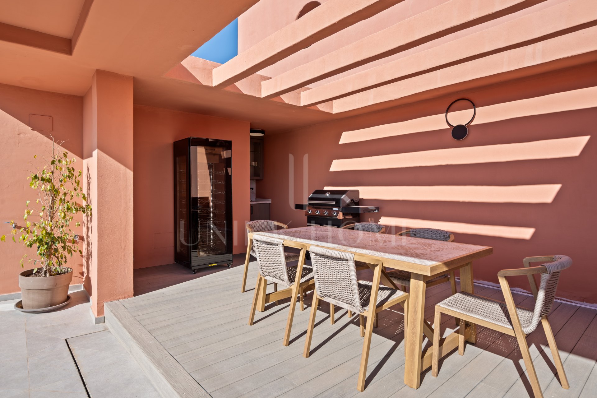 Sea View Luxury Penthouse - Newly Renovated on the Beach Side New Golden Mile