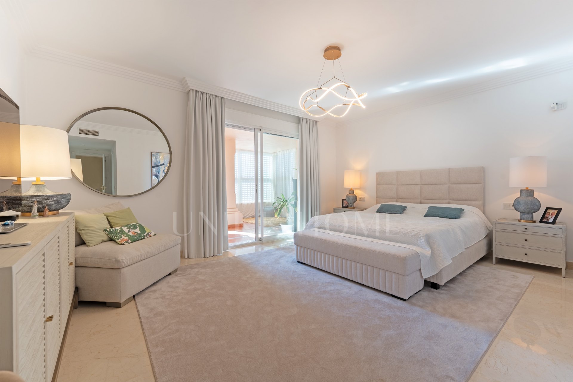 Apartamento de lujo en venta en Albatross Hill, Nueva Andalucía.