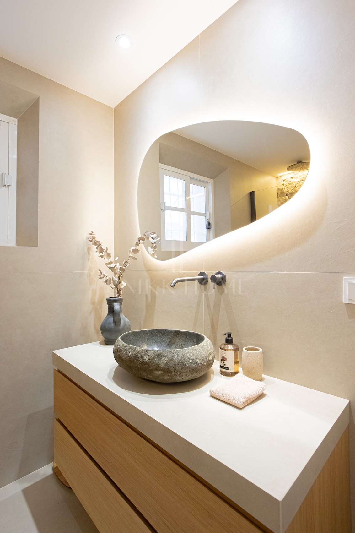 Impresionante villa de 4 dormitorios recién reformada en El Paraíso