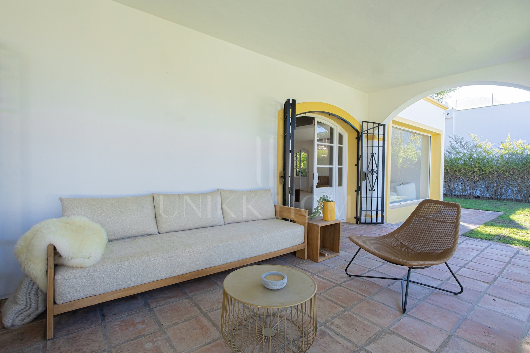 Impresionante villa de 4 dormitorios recién reformada en El Paraíso