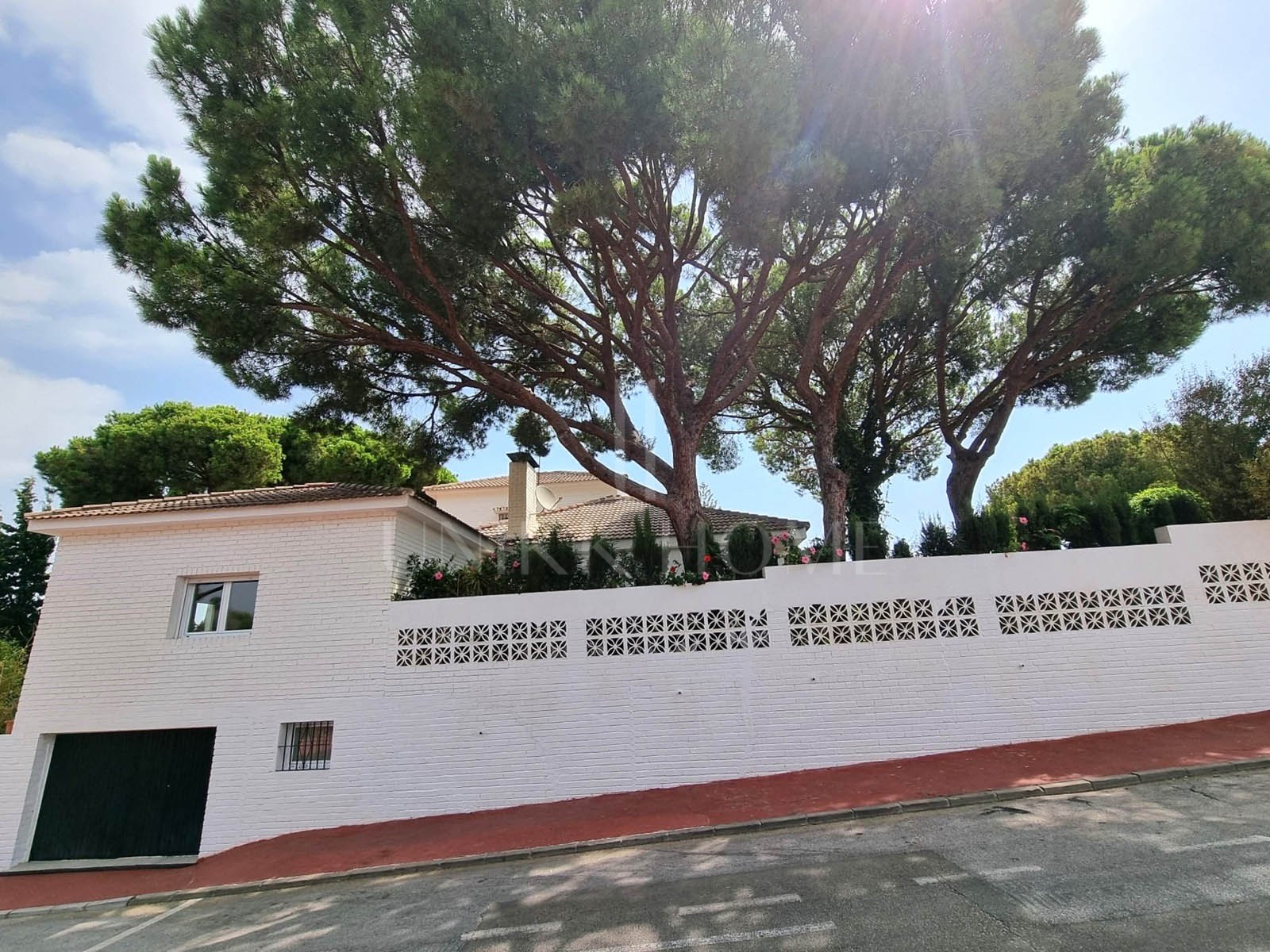 Encantadora villa independiente en Lower Calahonda, Mijas