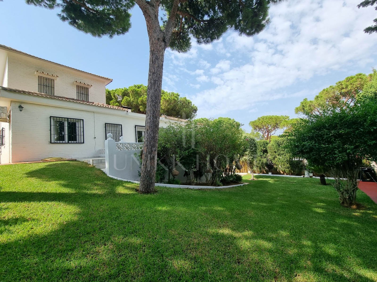 Encantadora villa independiente en Lower Calahonda, Mijas