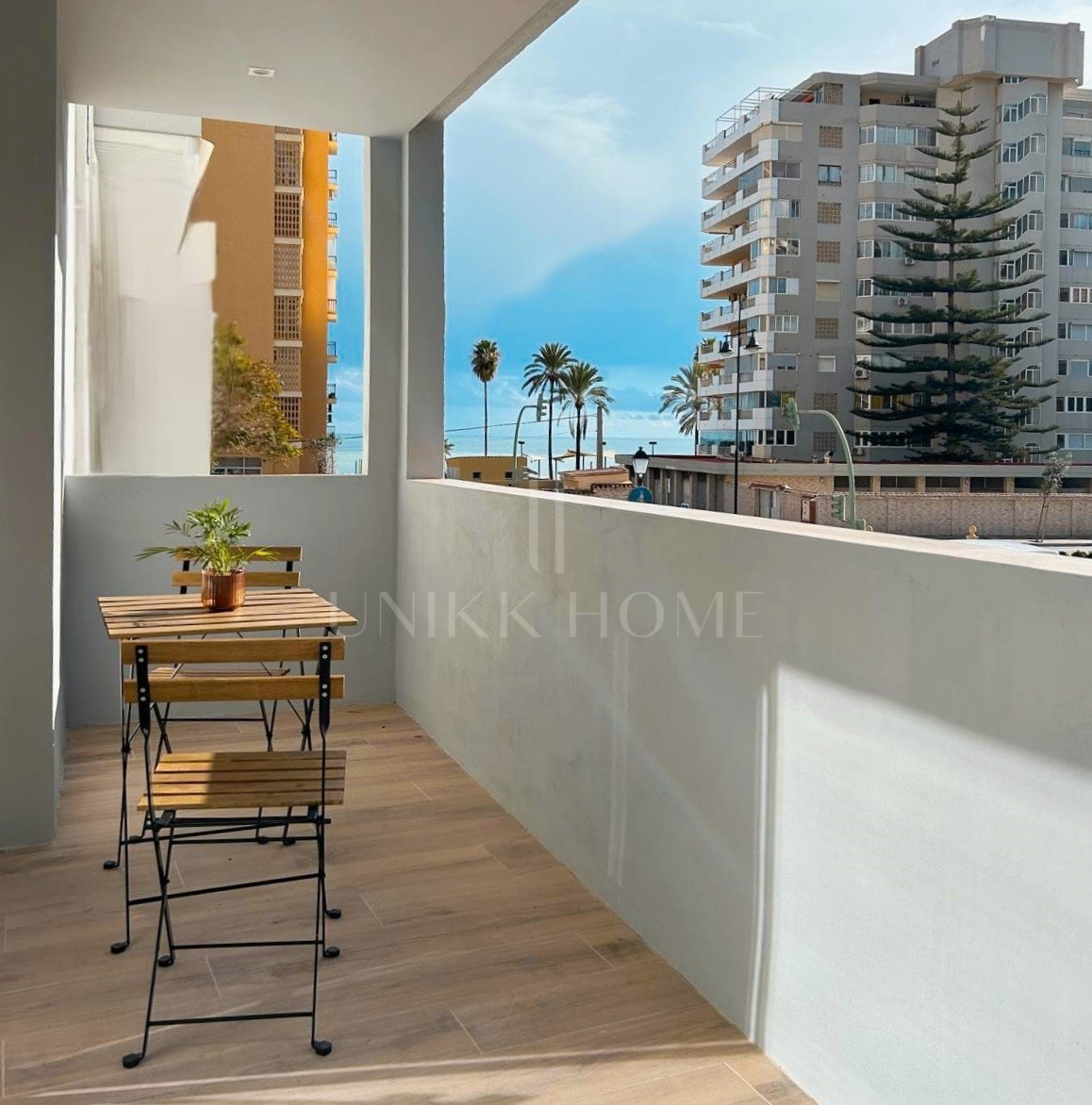 Stunning Fully Renovated 3 Bed Apartment With Sea View Just 50m from the Beach – Torreblanca, Fuengirola