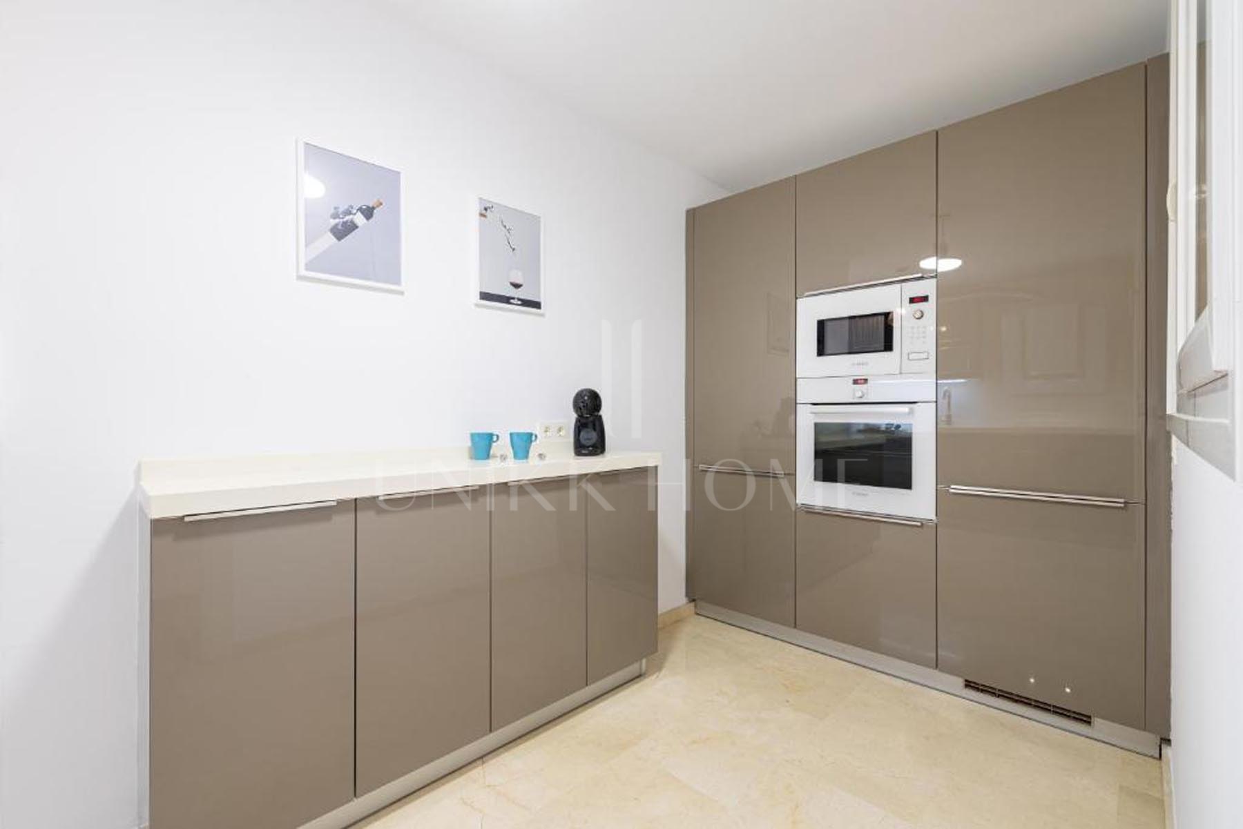 BEAUTIFULLY RENOVATED 3 BEDROOM APARTMENT IN FUENGIROLA