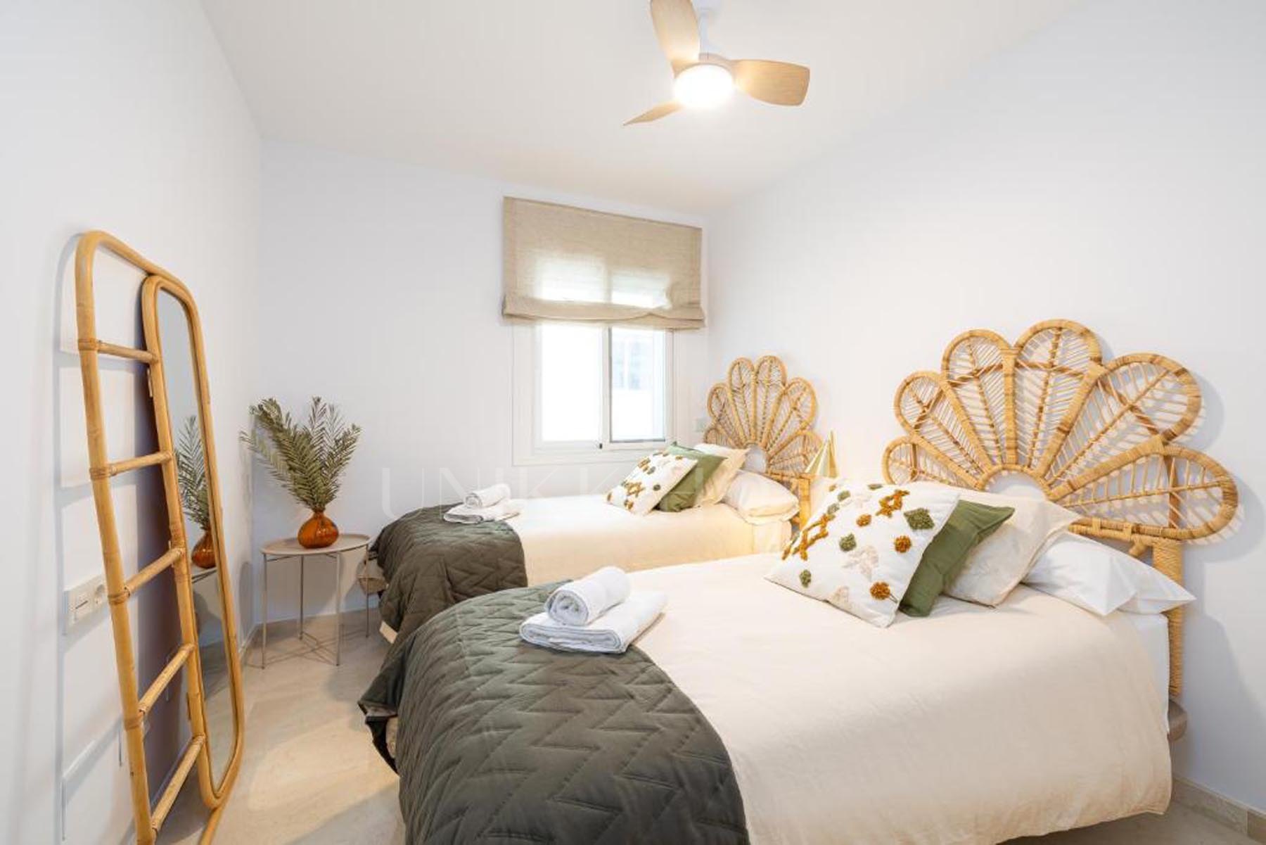 BEAUTIFULLY RENOVATED 3 BEDROOM APARTMENT IN FUENGIROLA