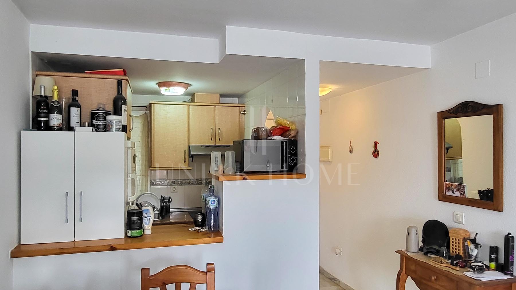 OPPORTUNITY - 2 BEDROOM APARTMENT WITH LARGE TERRACE