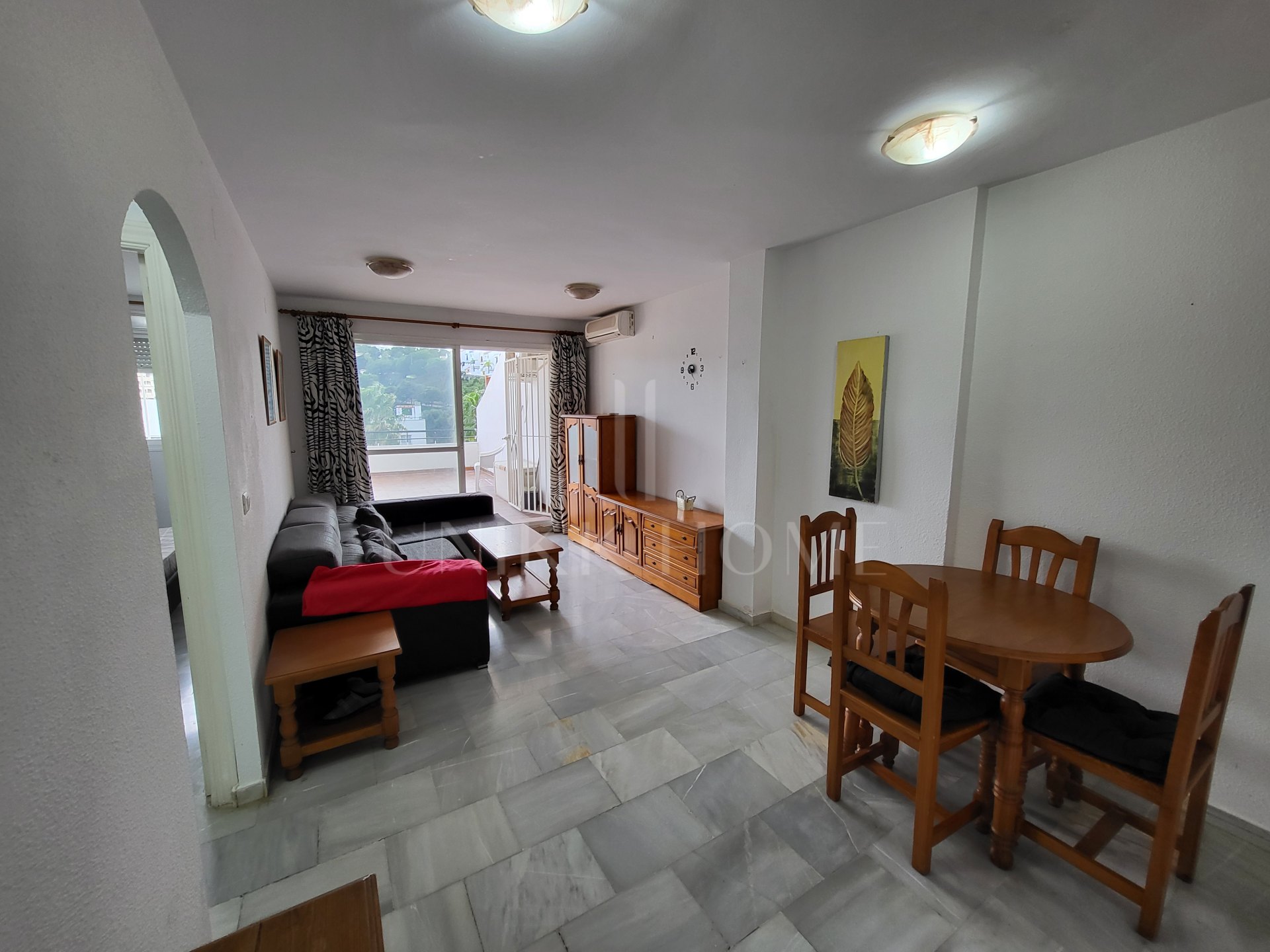 OPPORTUNITY - 2 BEDROOM APARTMENT WITH LARGE TERRACE