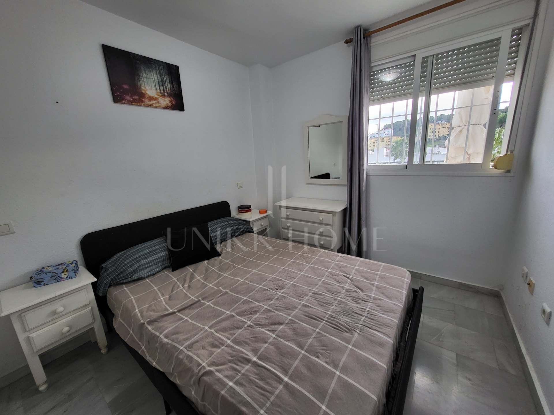 OPPORTUNITY - 2 BEDROOM APARTMENT WITH LARGE TERRACE