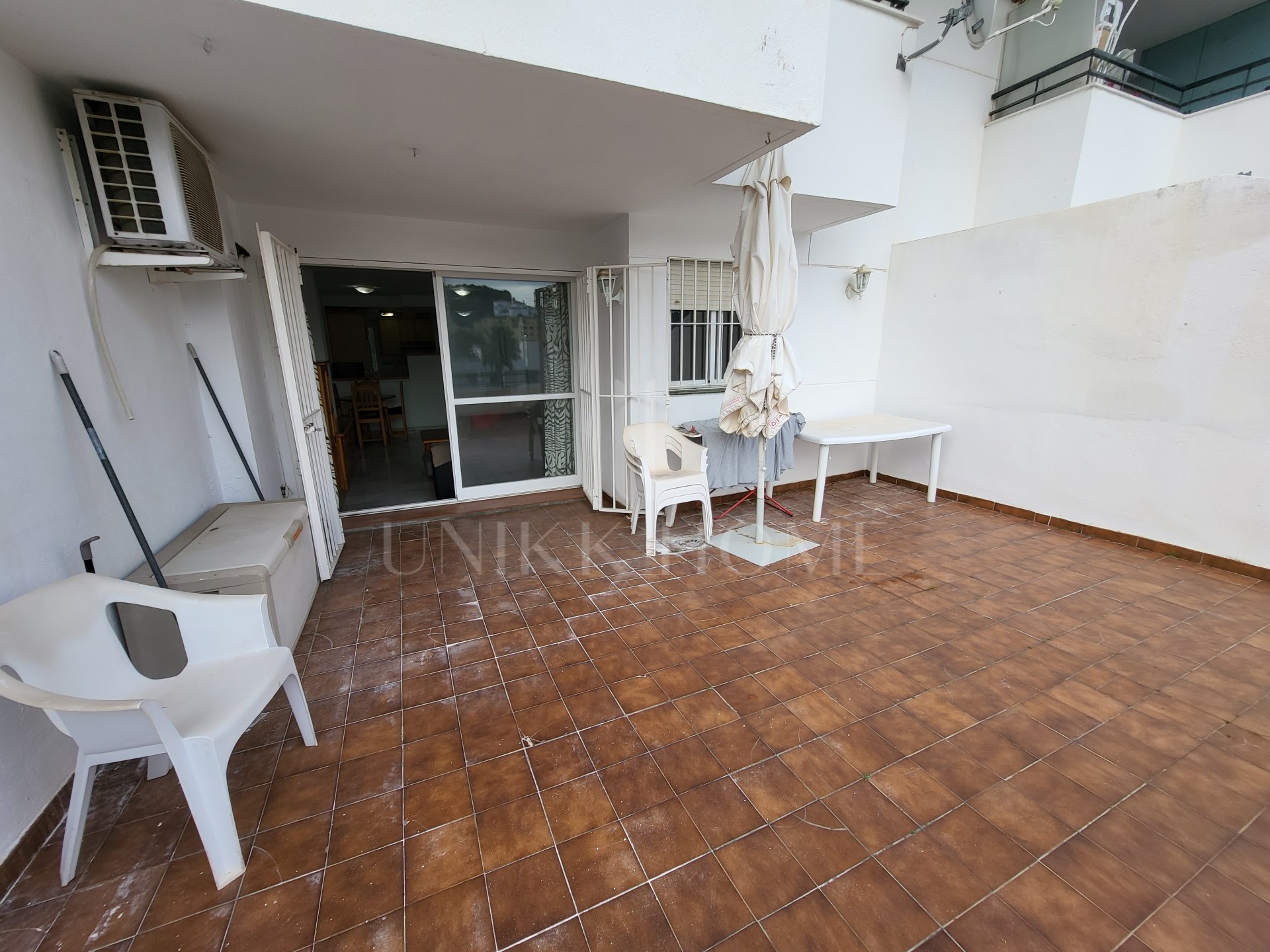 OPPORTUNITY - 2 BEDROOM APARTMENT WITH LARGE TERRACE