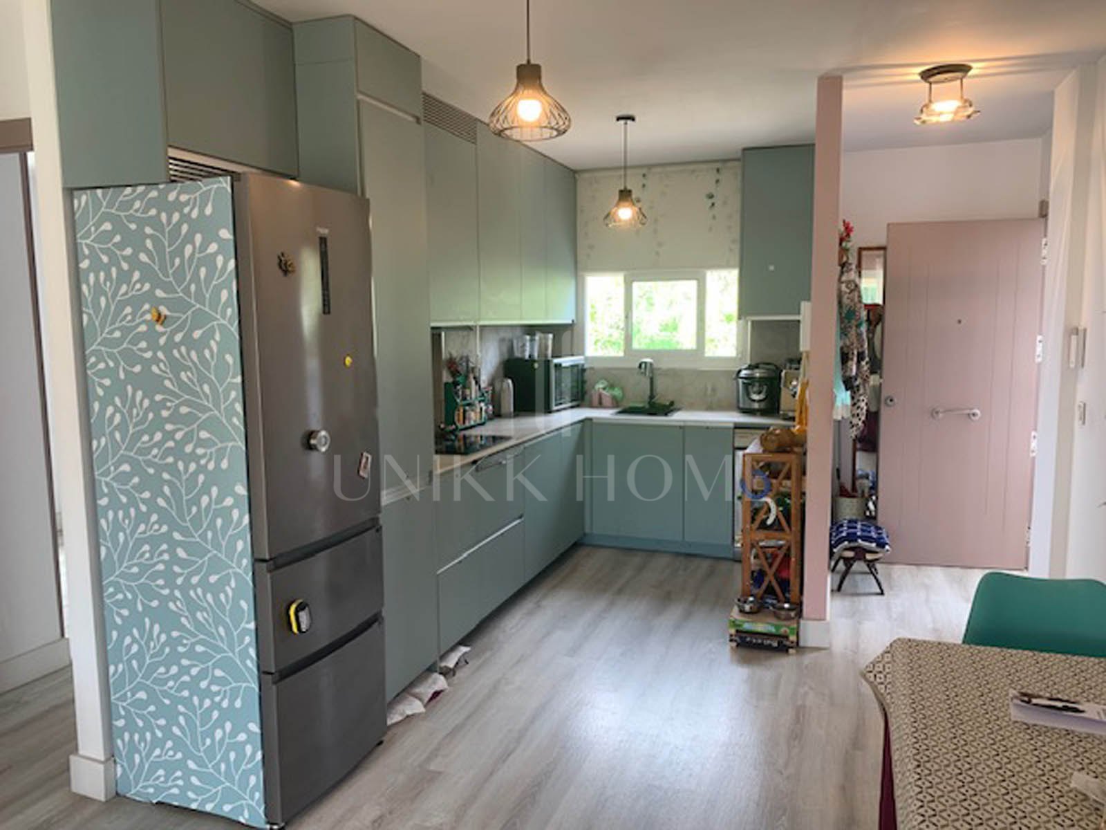 Apartamento con jardín, a pocos pasos de la playa en Calypso, Calahonda