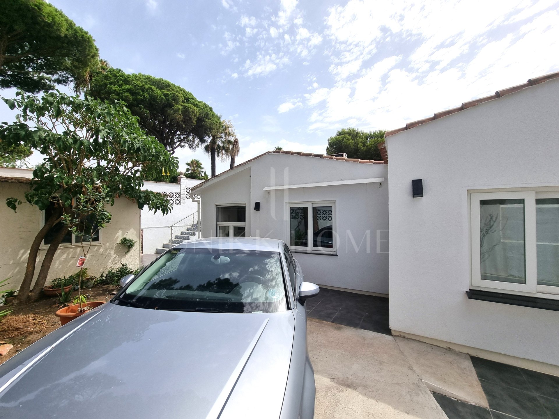 Stylish Beachside Home in Calypso – Fully Refurbished & Move-In Ready