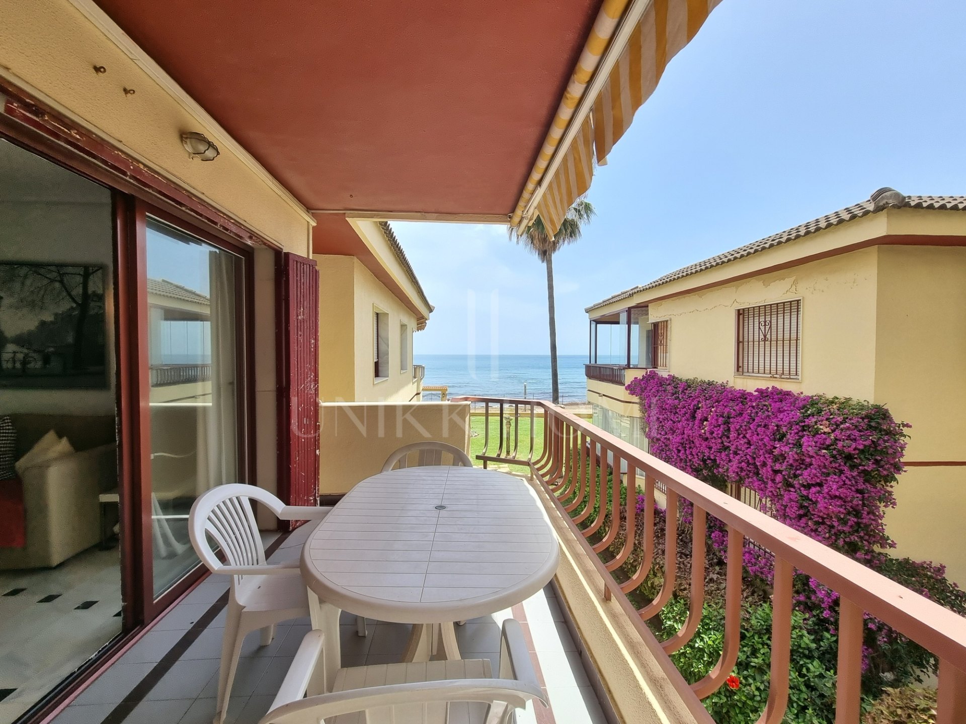 Beachfront Apartment with Stunning Sea Views and Exceptional Investment Potential