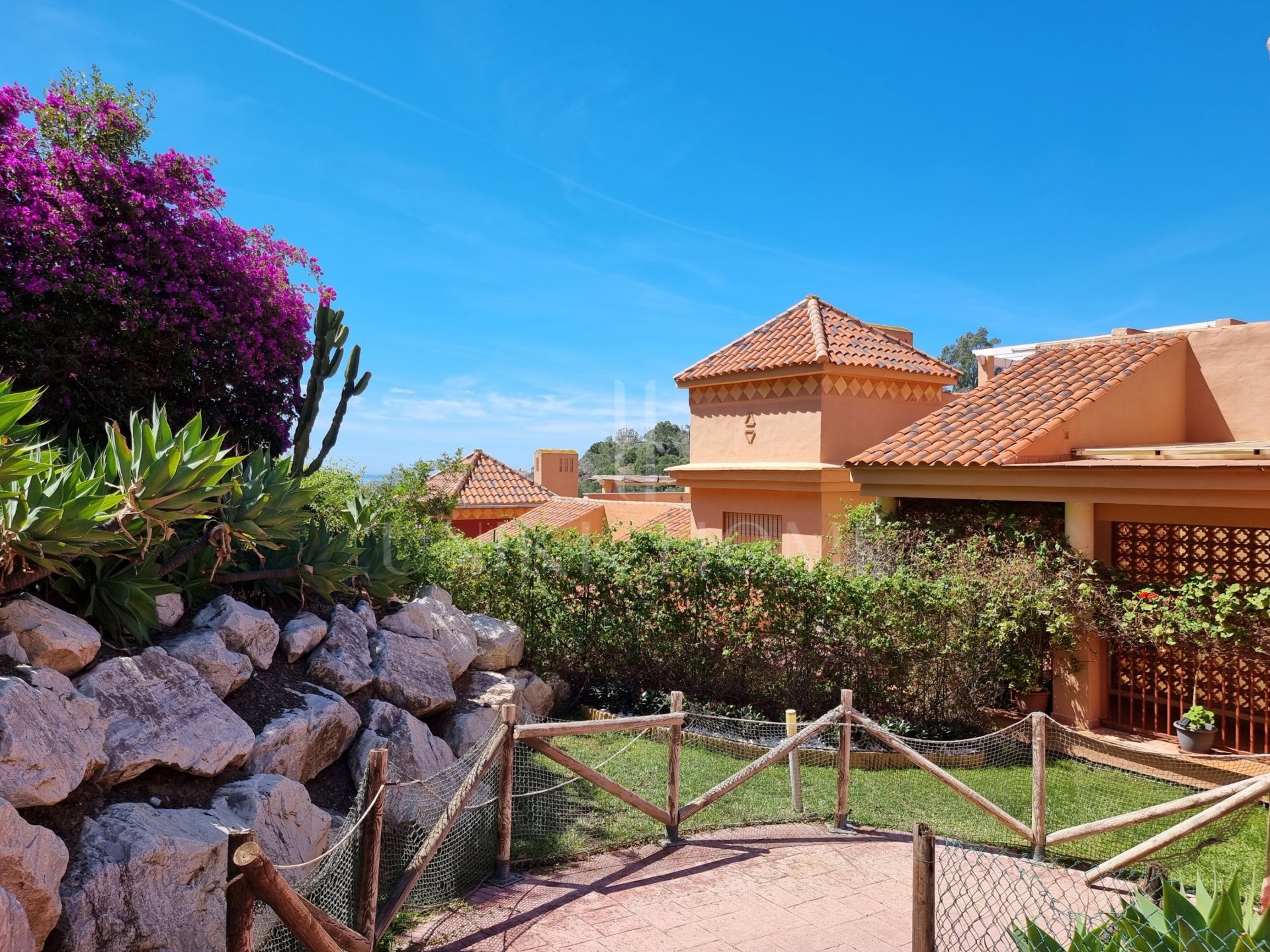 Fantástico ático de 2 dormitorios en la Reserva de Marbella