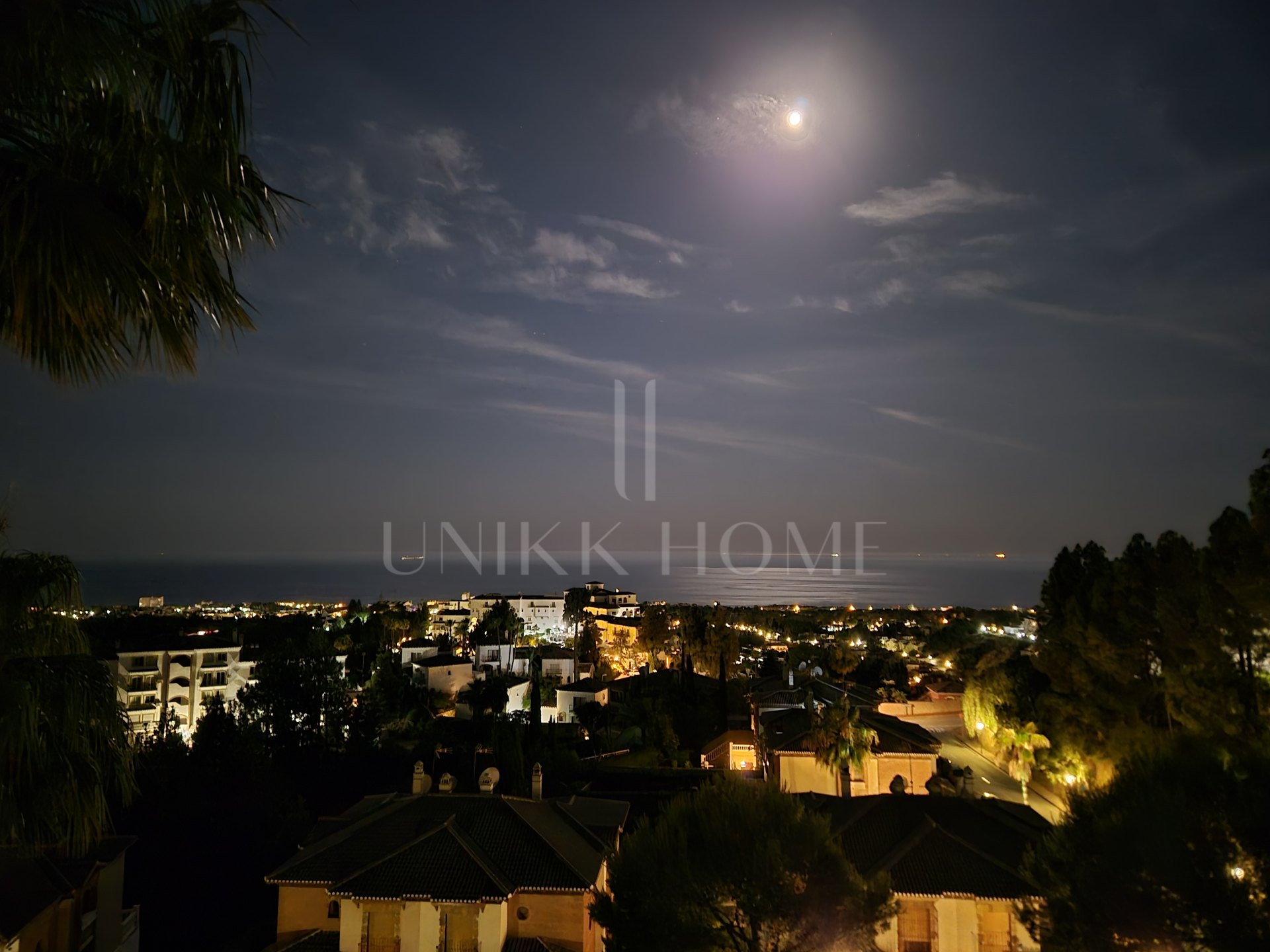 A duplex penthouse with the most stunning panoramic sea views in Calahonda.