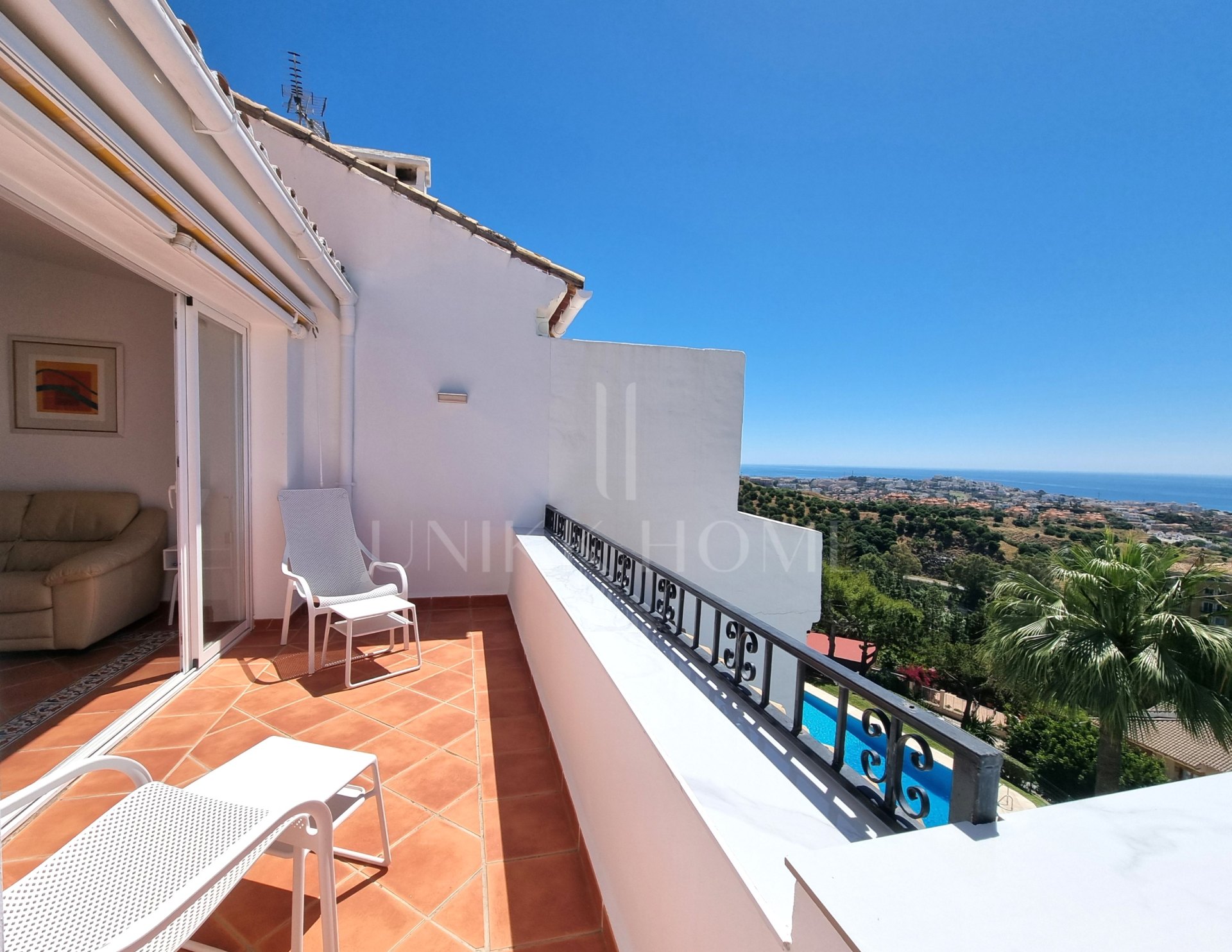A duplex penthouse with the most stunning panoramic sea views in Calahonda.
