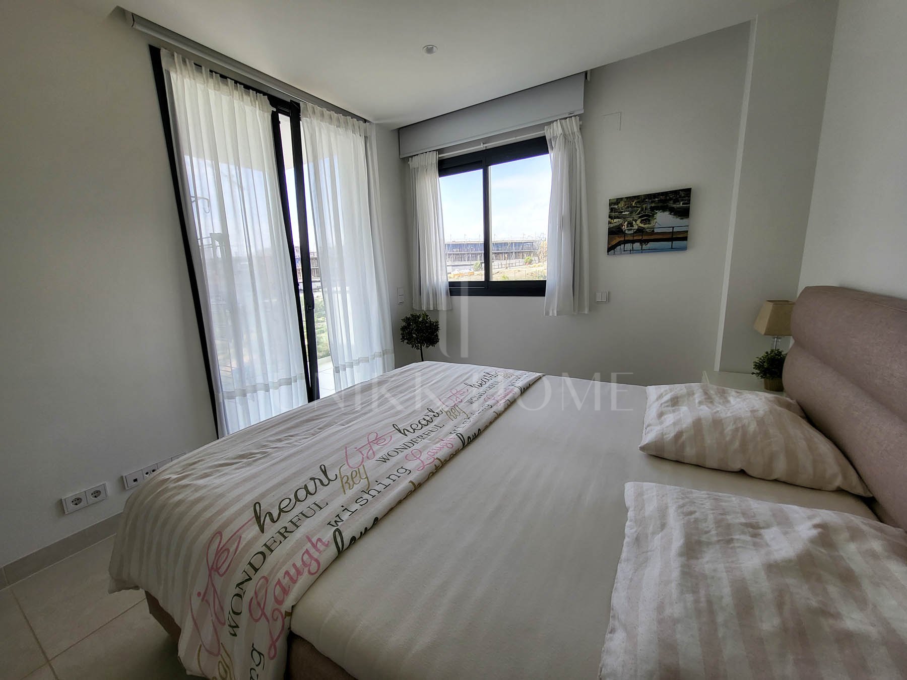 Experience the “wow” factor upon entry! This 3-bedroom, south-facing corner apartment offers an luxury open-plan living space that flows onto a very large terrace with stunning sea and mountain views. High-end kitchen appliances make...