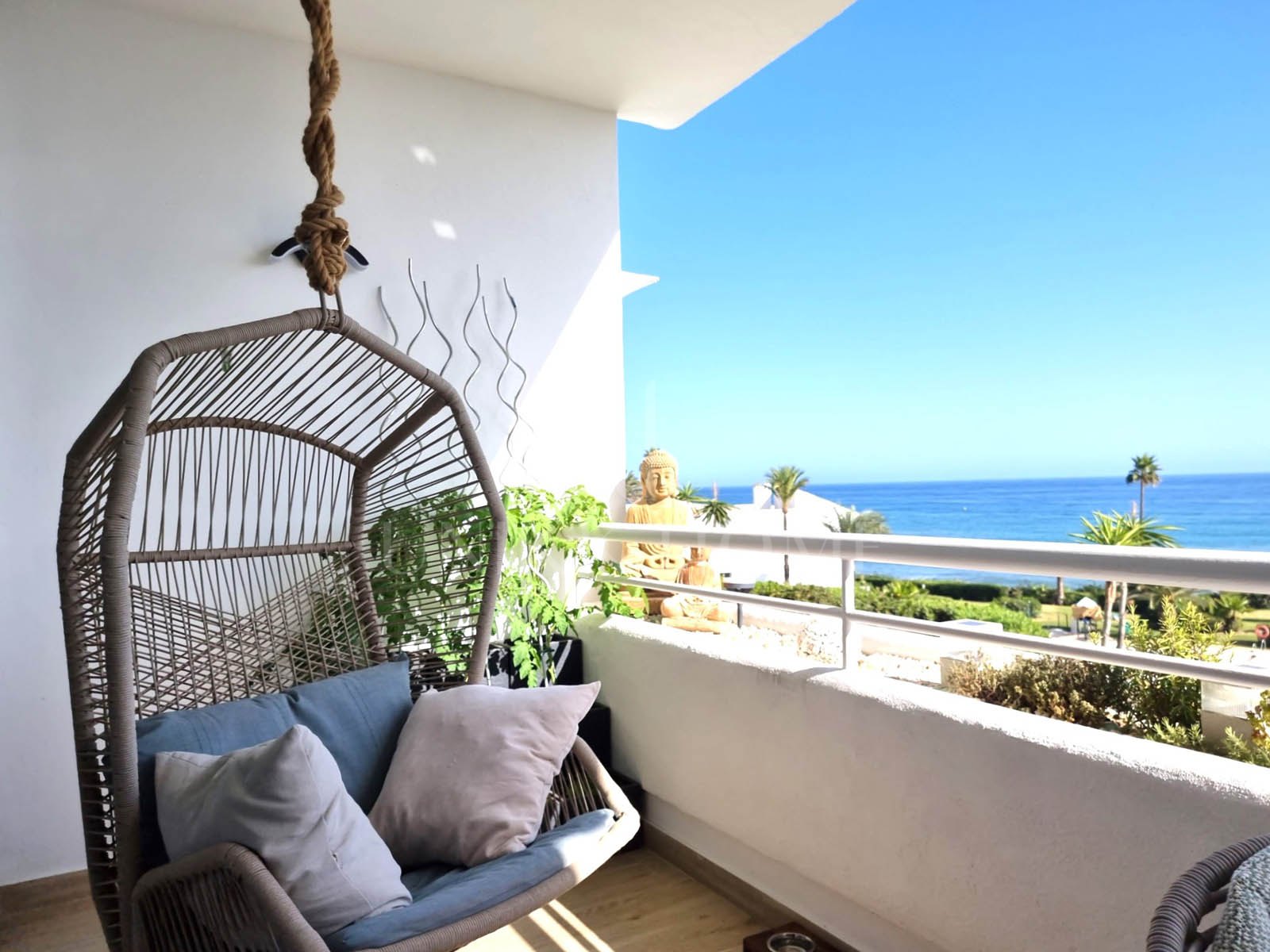 Step into coastal luxury with this exceptional 1-bedroom, 70 m² beachfront apartment, located in the prestigious Miraflores community on the Costa del Sol. Immaculately refurbished to the highest standards, this rare gem offers...