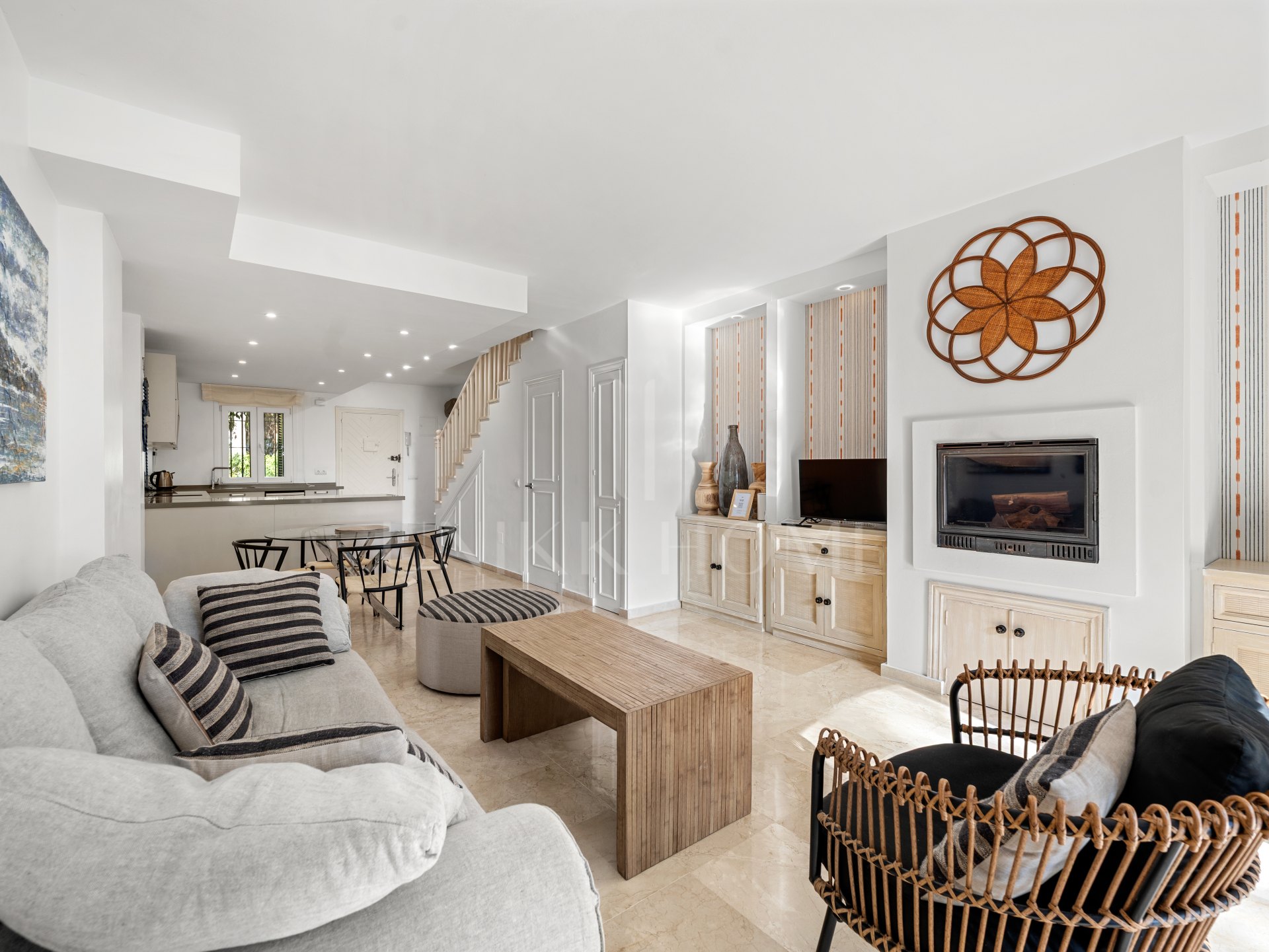 Renovated townhouse with direct private access to the beach - New Golden Mile