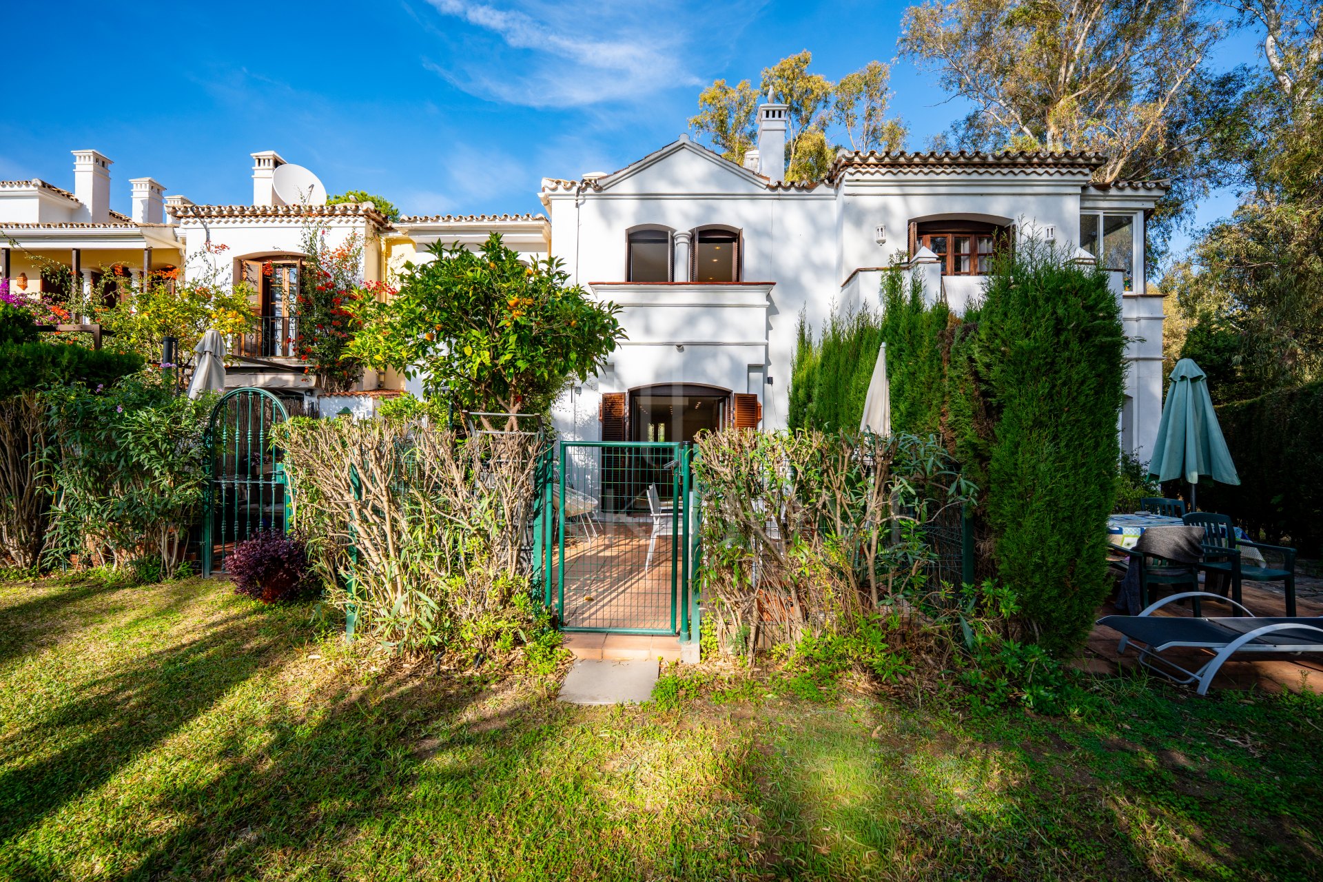 Renovated townhouse with direct private access to the beach - New Golden Mile