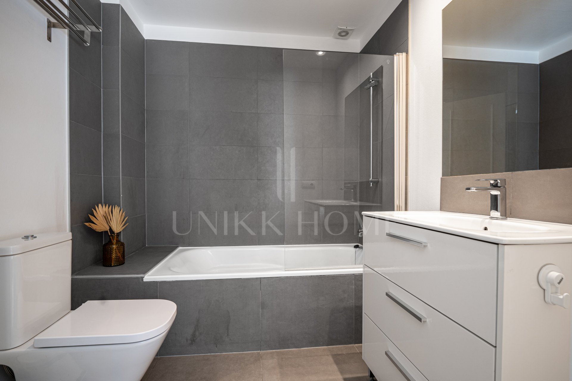 Renovated townhouse with direct private access to the beach - New Golden Mile