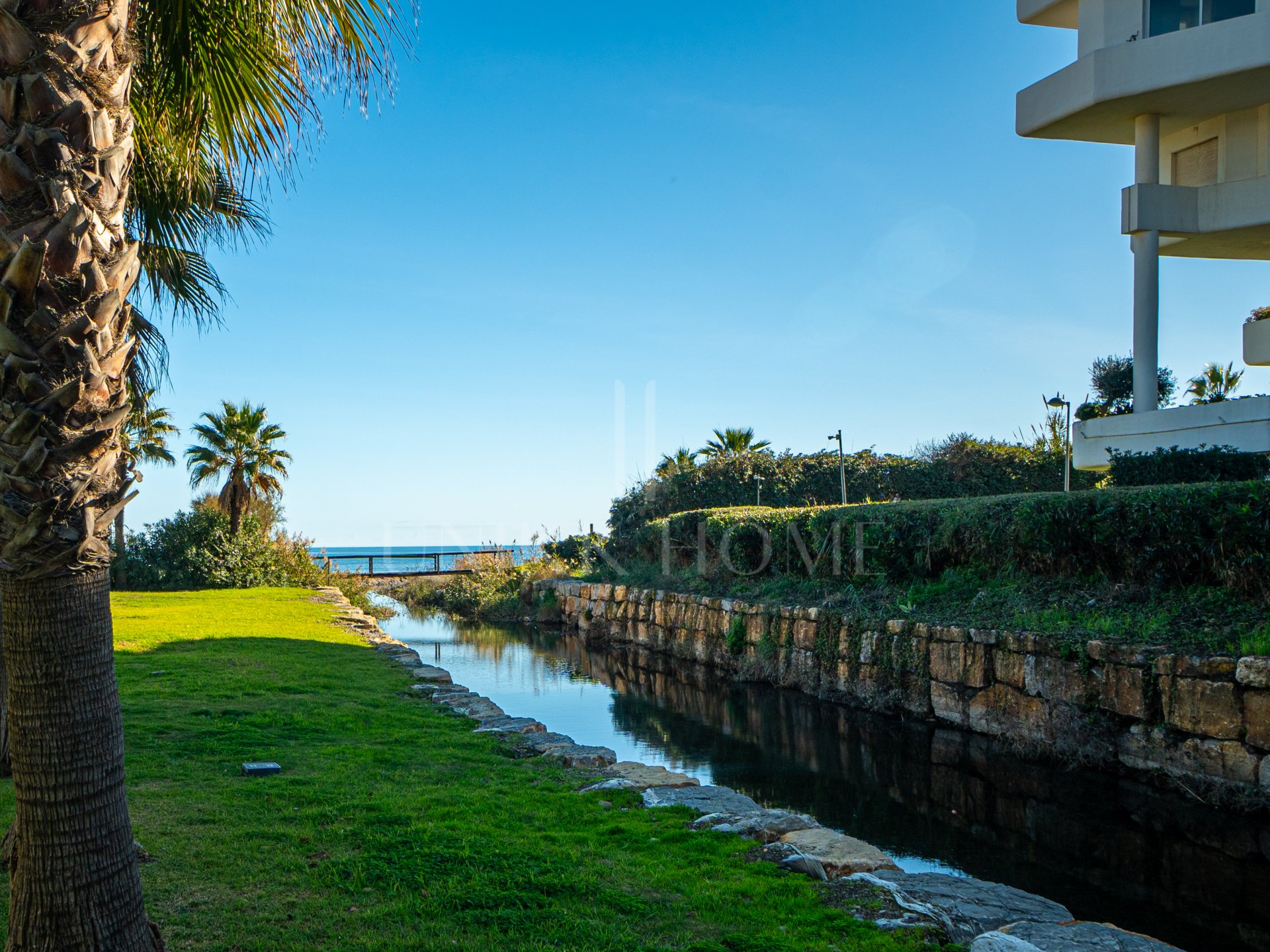 Stunning Apartment with Panoramic Sea Views in Guadalmina Baja, Marbella