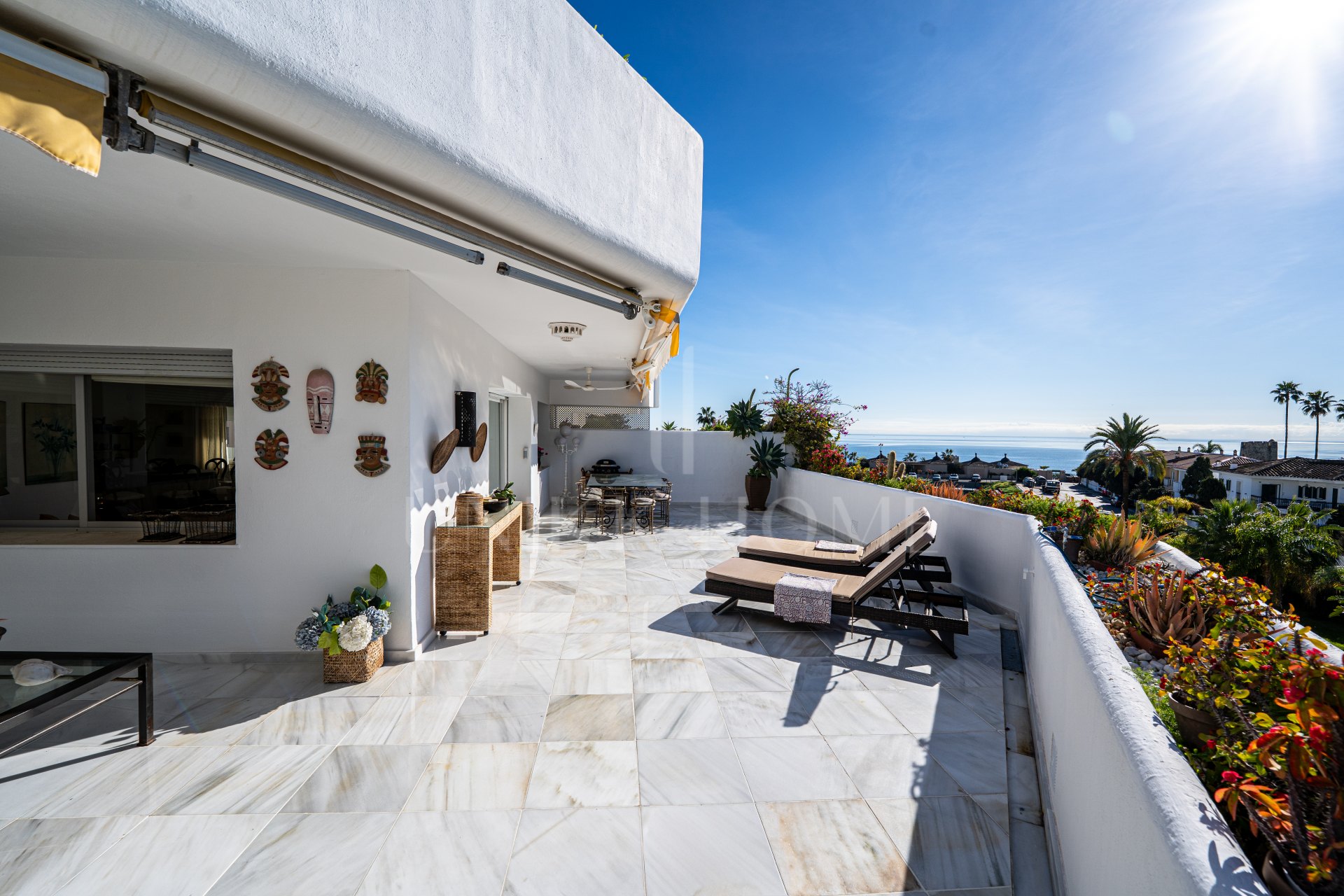 Stunning Apartment with Panoramic Sea Views in Guadalmina Baja, Marbella