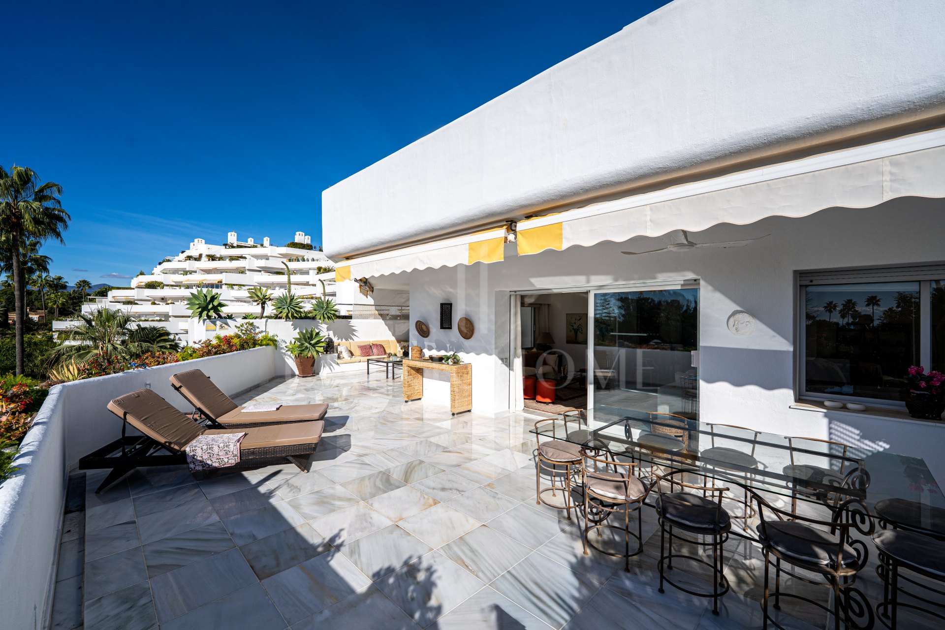 Stunning Apartment with Panoramic Sea Views in Guadalmina Baja, Marbella