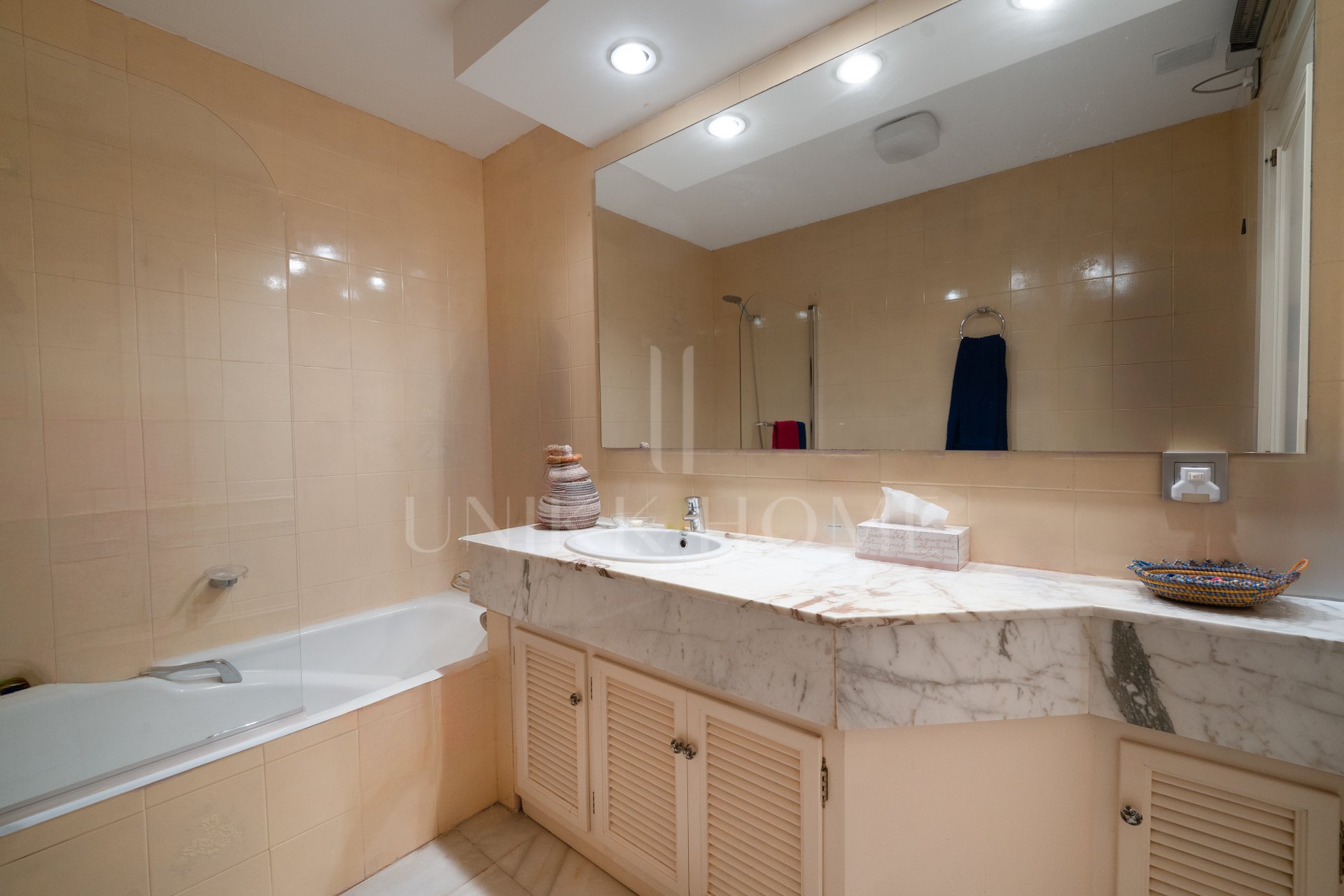 Stunning Apartment with Panoramic Sea Views in Guadalmina Baja, Marbella