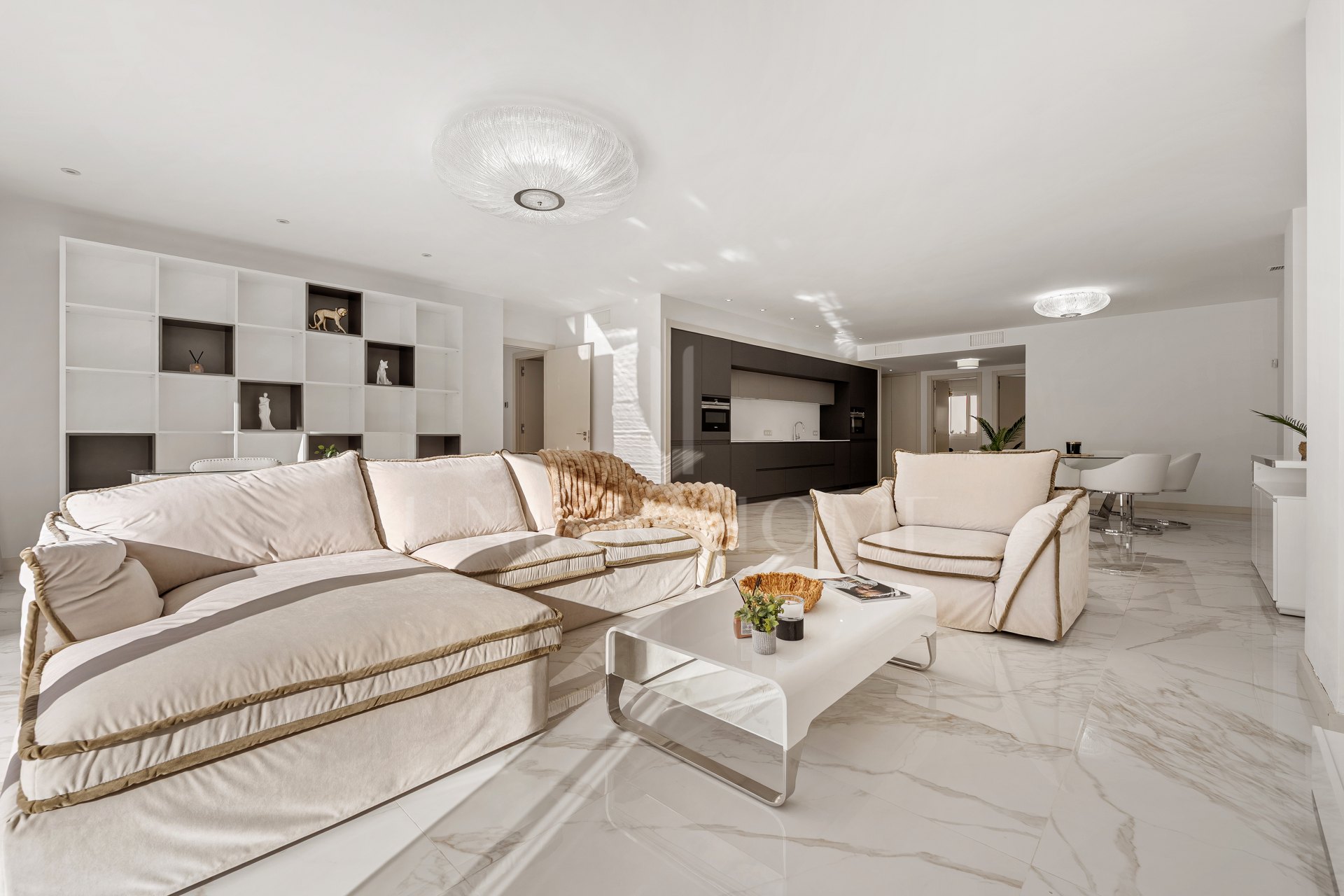 Superb modern apartment - front line beach - Puerto Banus