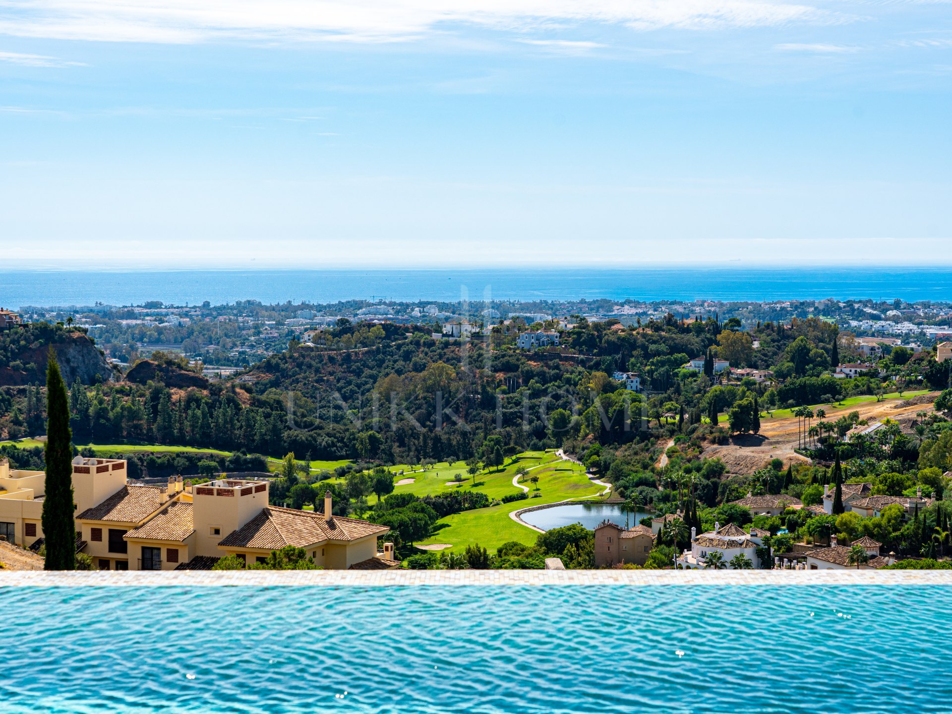 Stylish and modern luxury villa with panoramic sea views in La Reserva del Alcuzcuz, Benahavis