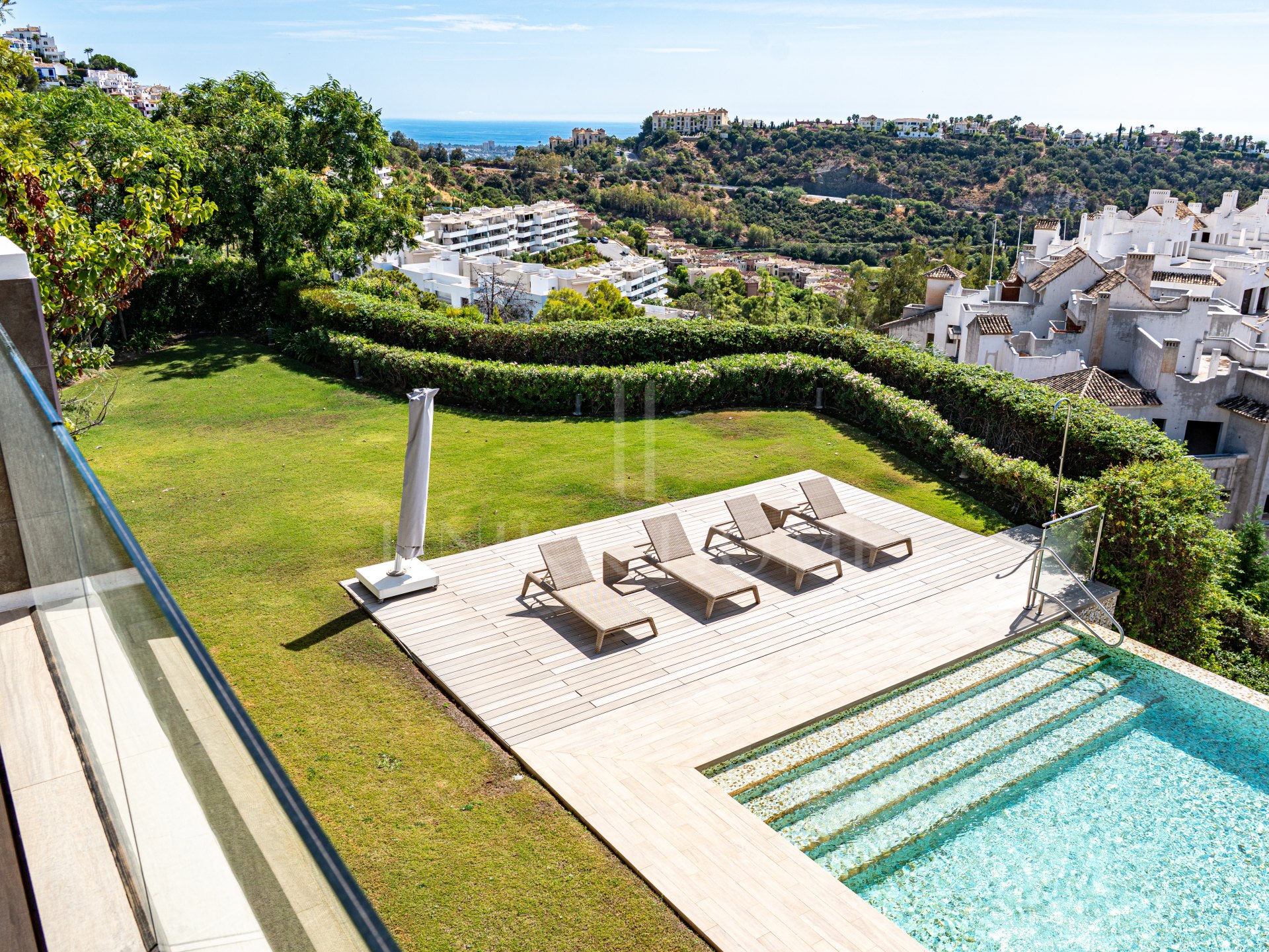 Stylish and modern luxury villa with panoramic sea views in La Reserva del Alcuzcuz, Benahavis