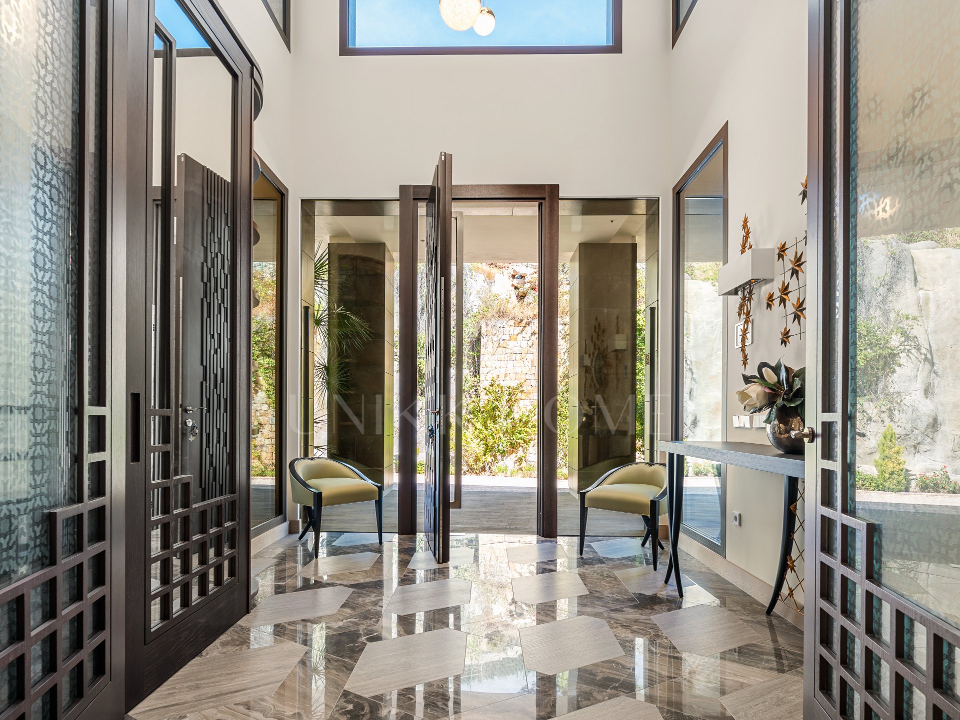 Stylish and modern luxury villa with panoramic sea views in La Reserva del Alcuzcuz, Benahavis