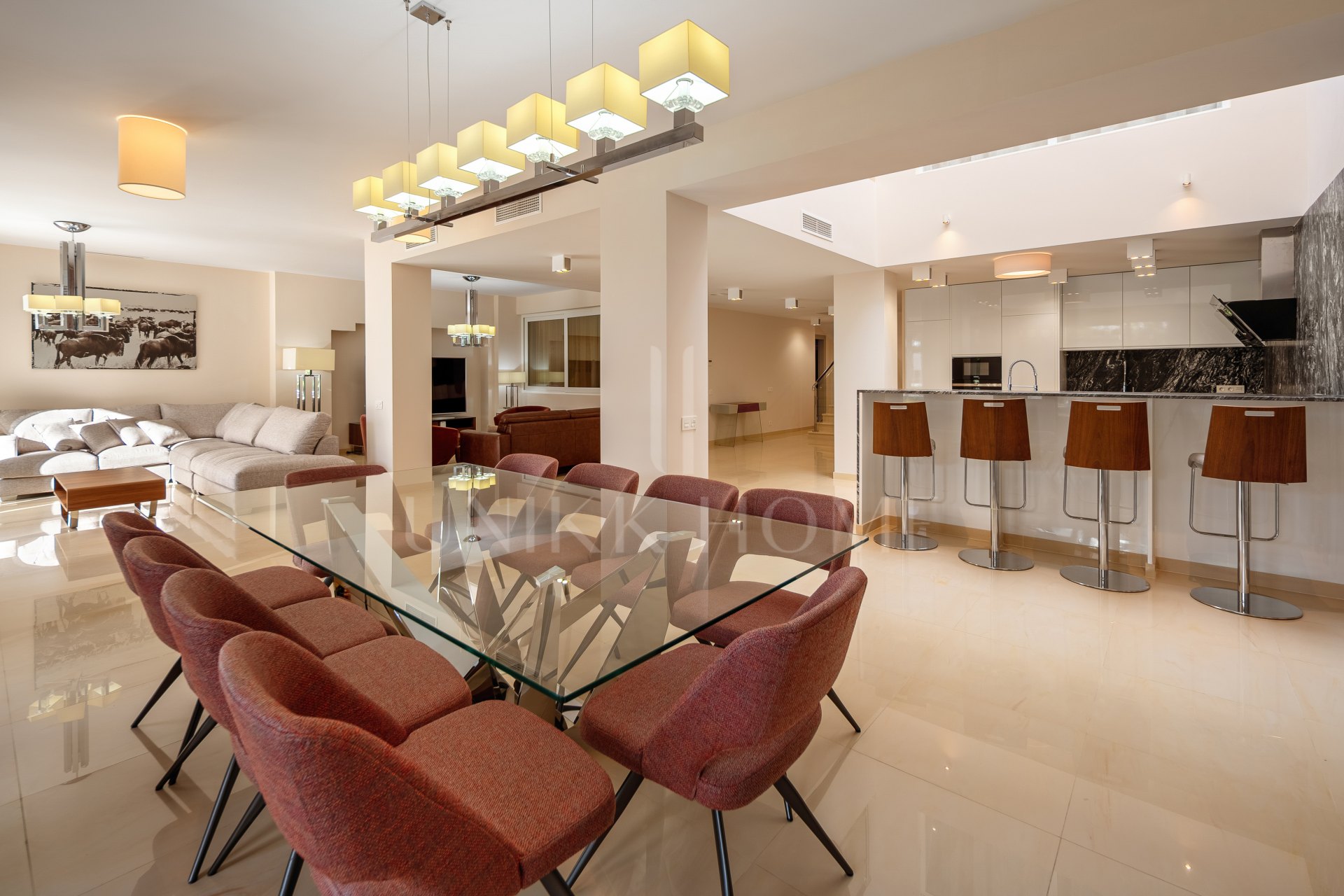 Splendid duplex in a historic residence in the center of Puerto Banus