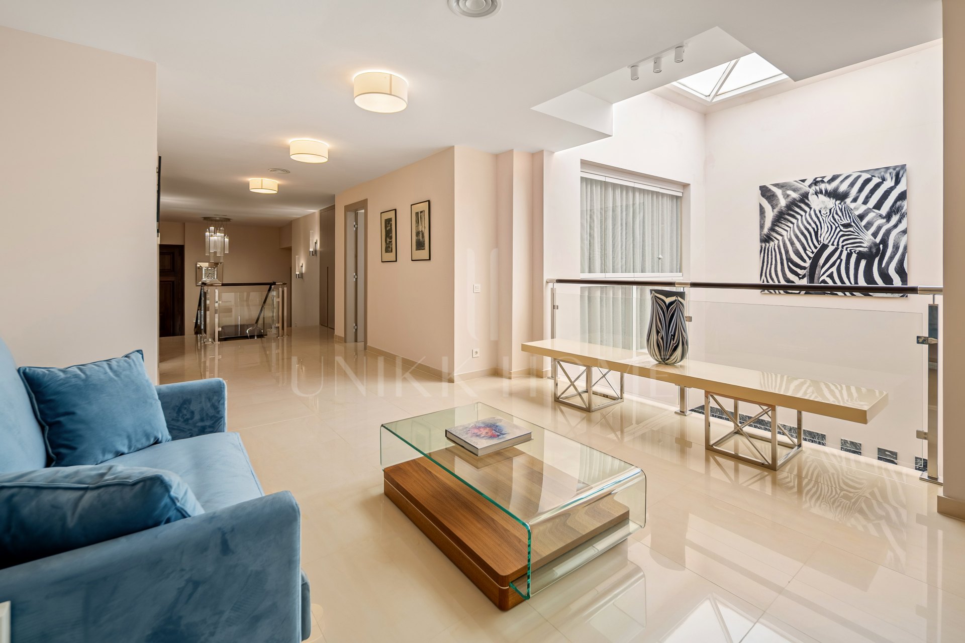 Splendid duplex in a historic residence in the center of Puerto Banus