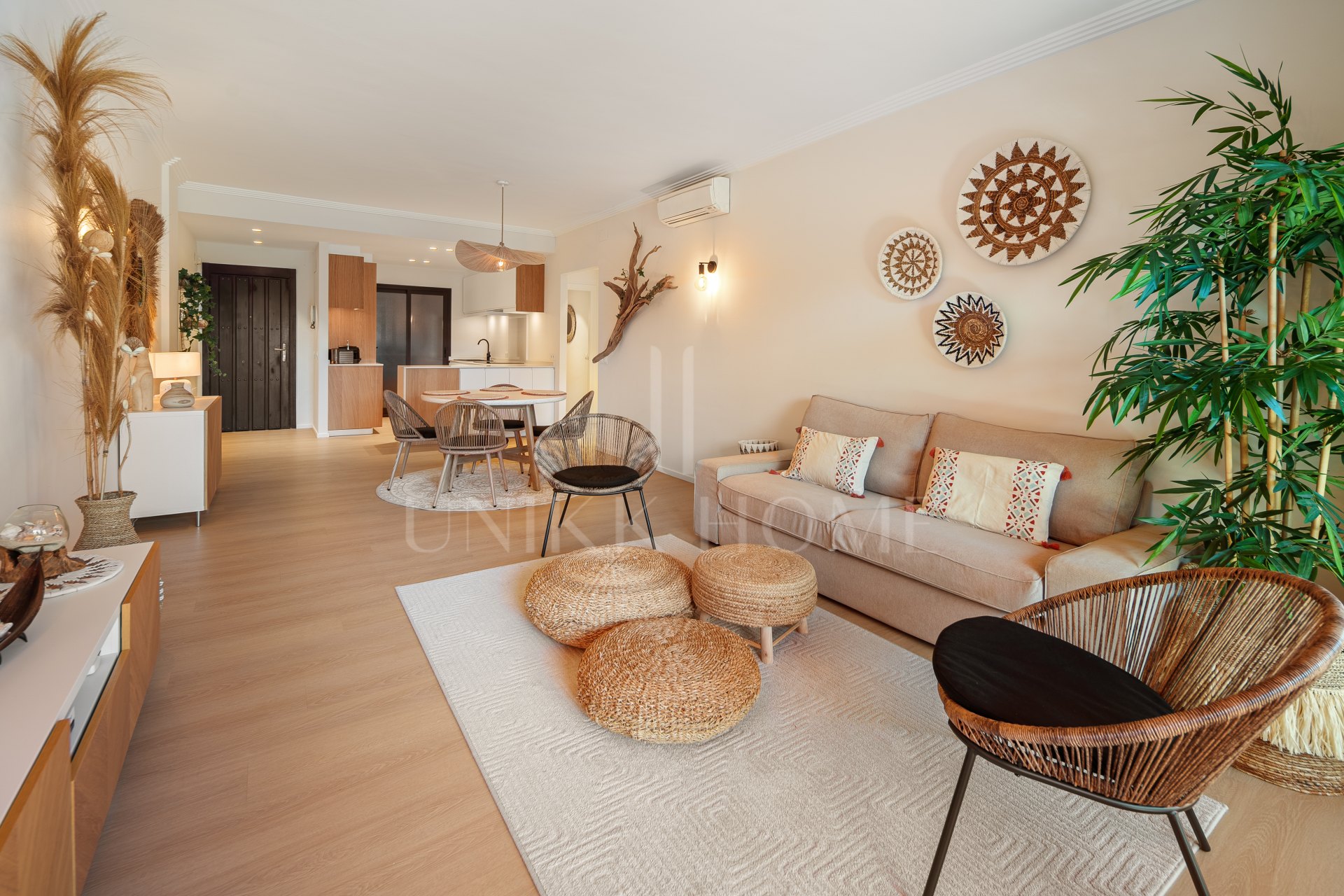 Renovated 2-Bedroom Apartment with Tourist License – 150m from the Sea